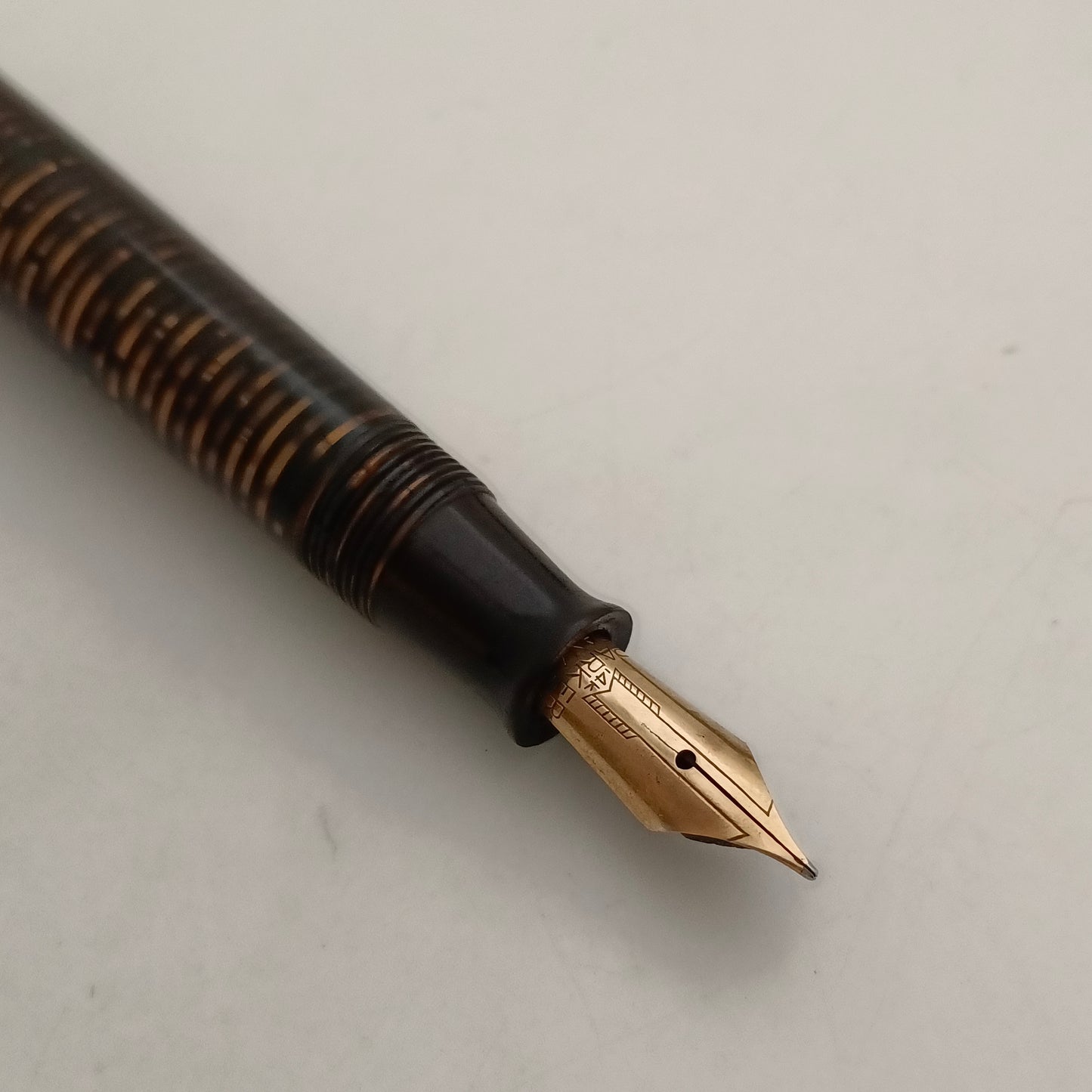 Vintage Parker Vacumatic Brown Gold Striped Fountain Pen