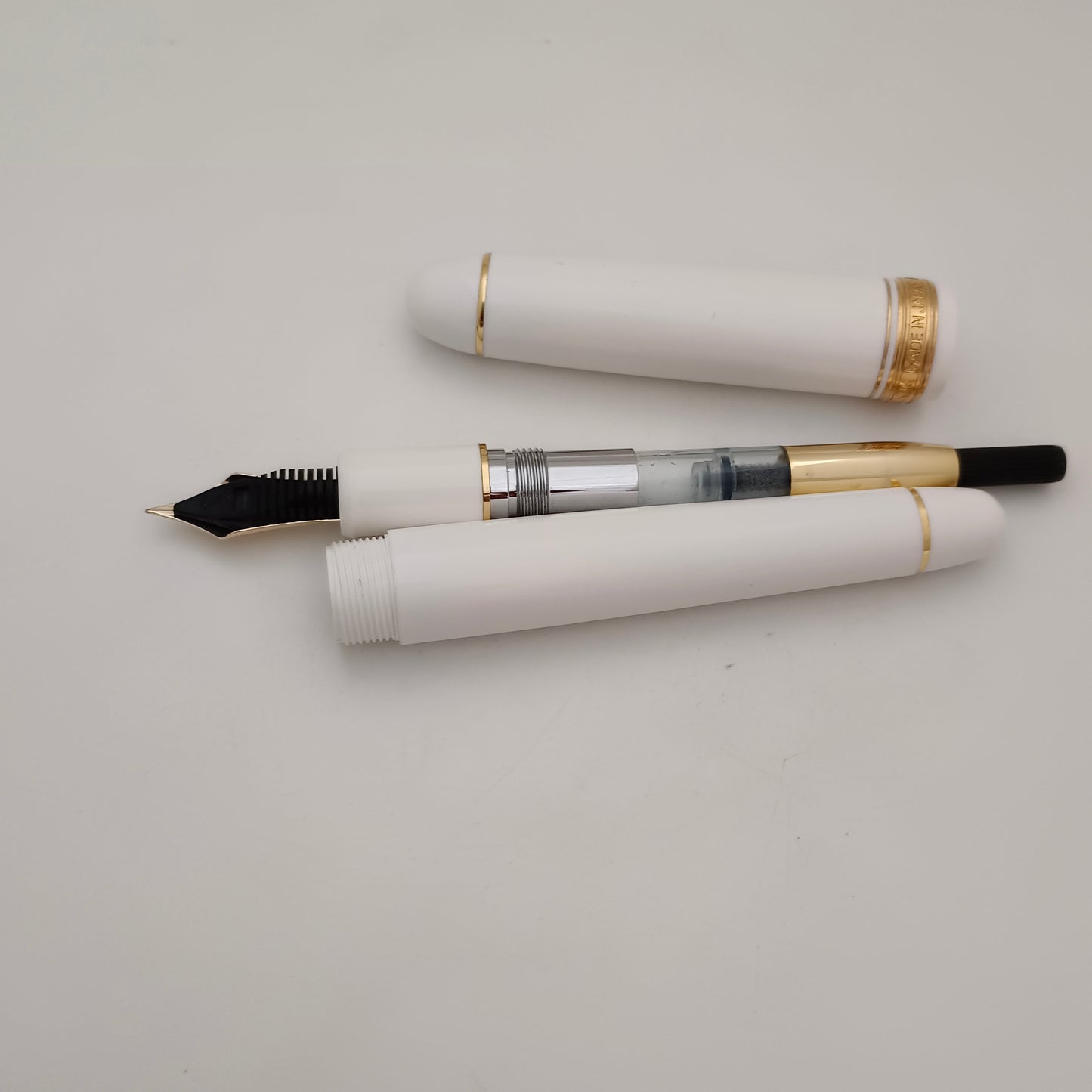 Platinum Century #3776 White Fountain Pen