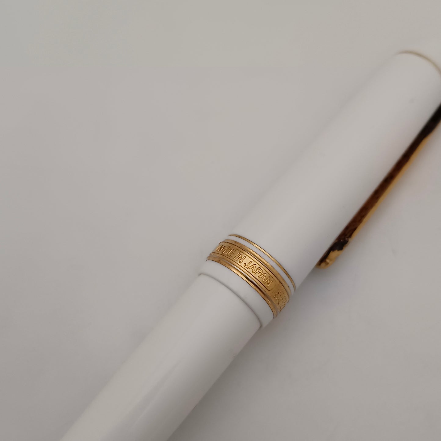 Platinum Century #3776 White Fountain Pen