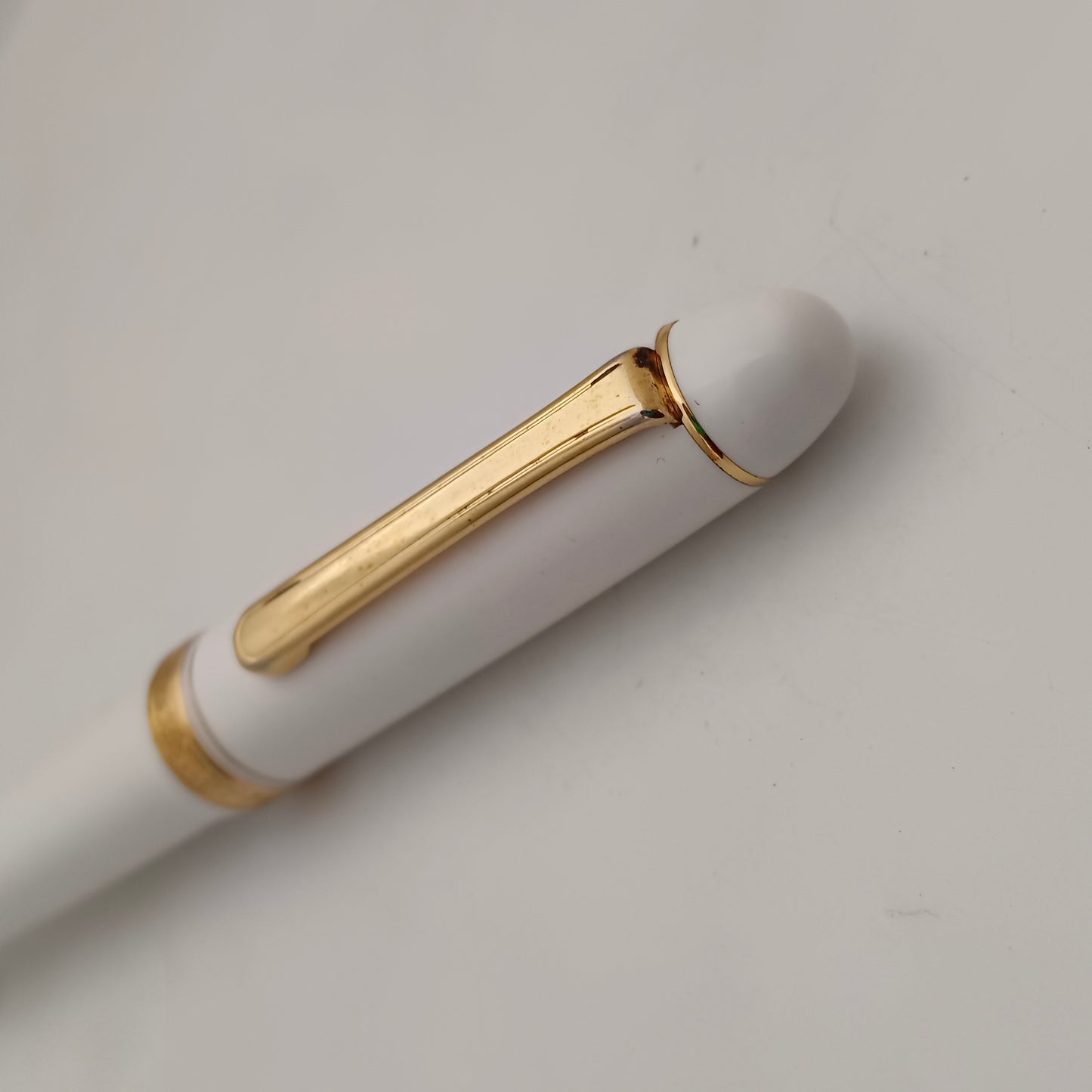 Platinum Century #3776 White Fountain Pen