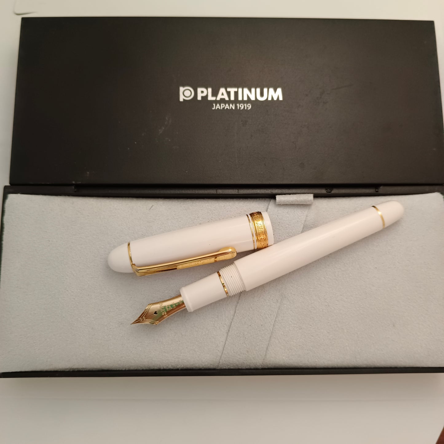 Platinum Century #3776 White Fountain Pen