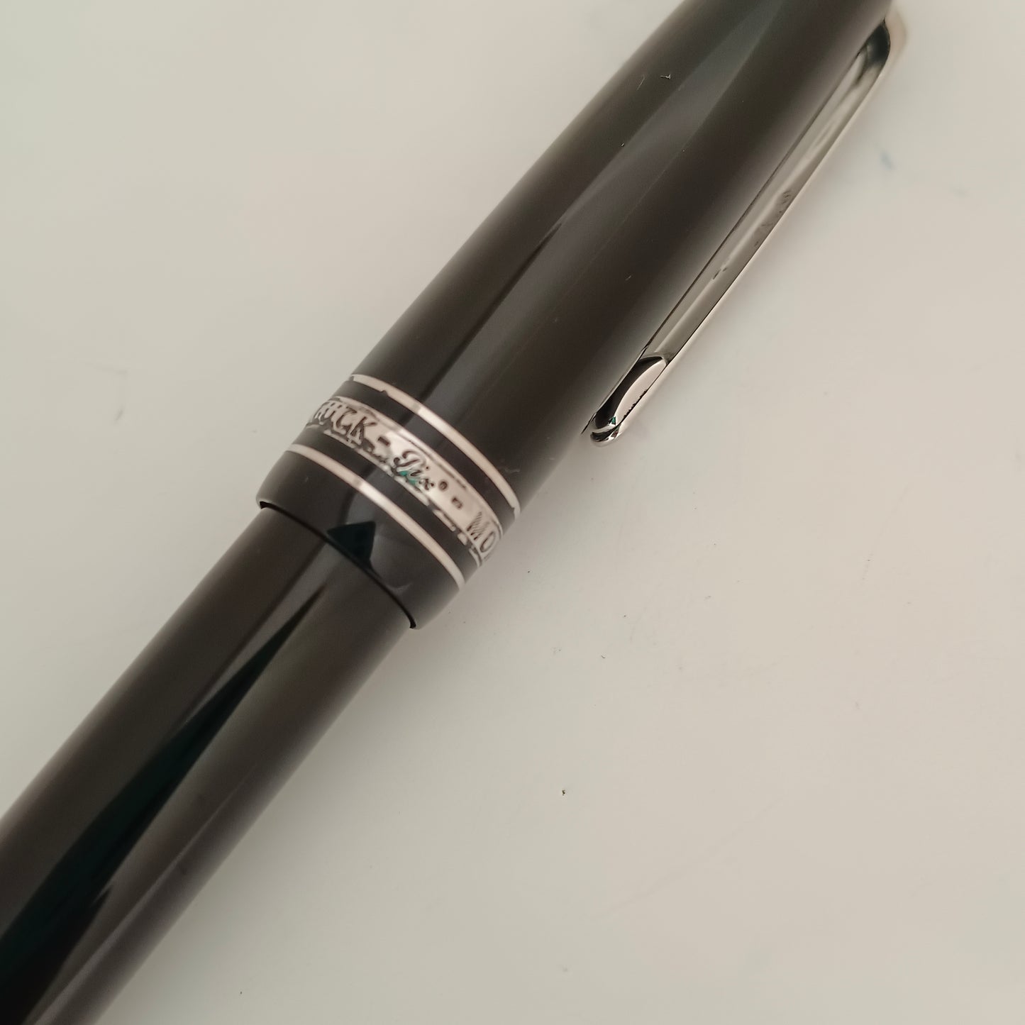 Montblanc Meisterstuck 146 LeGrand Platinum Trim Fountain Pen