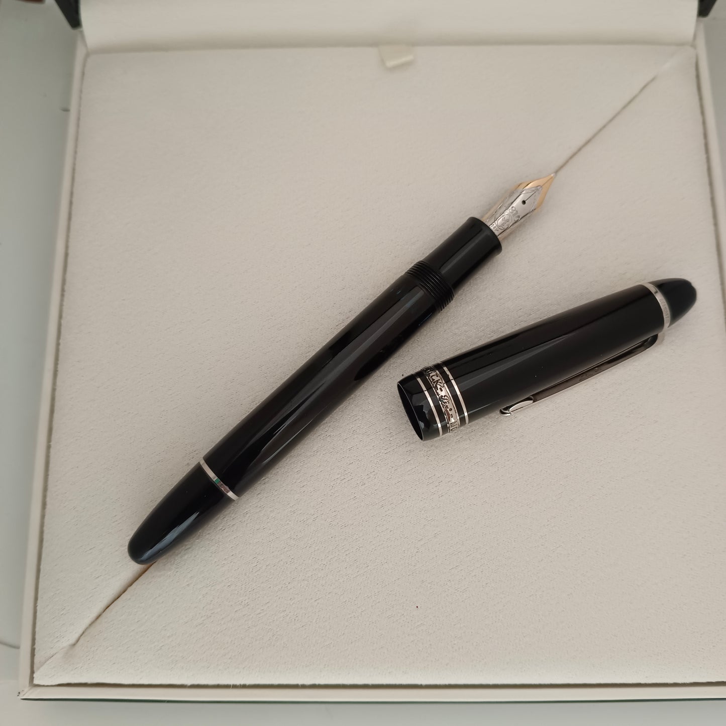 Montblanc Meisterstuck 146 LeGrand Platinum Trim Fountain Pen