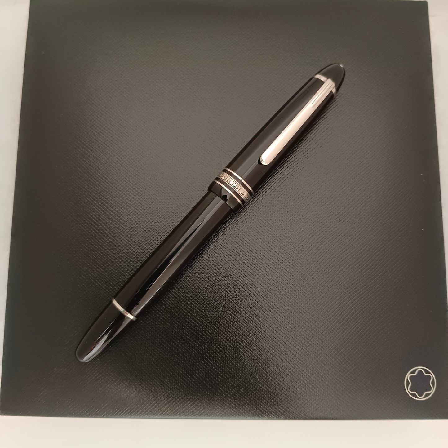 Montblanc Meisterstuck 146 LeGrand Platinum Trim Fountain Pen