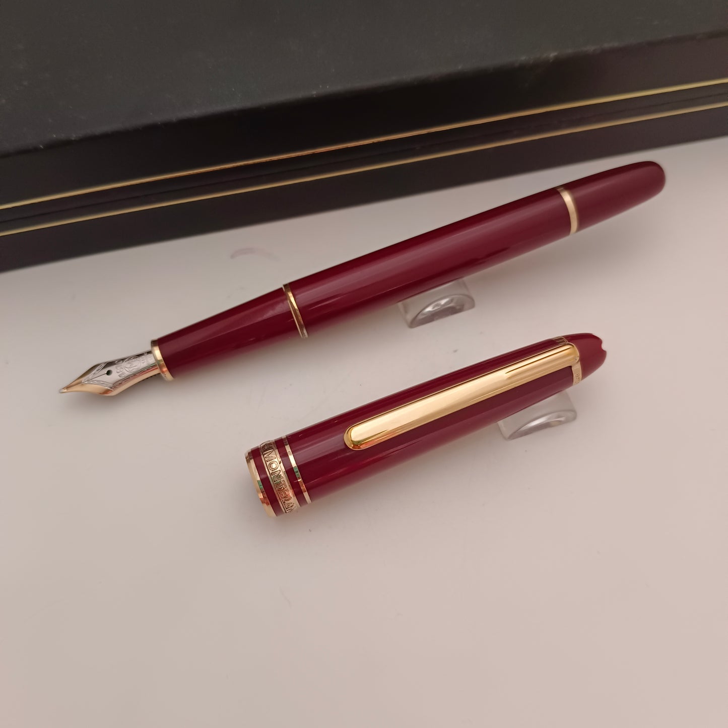 Montblanc Meisterstuck Classique Burgundy Fountain Pen