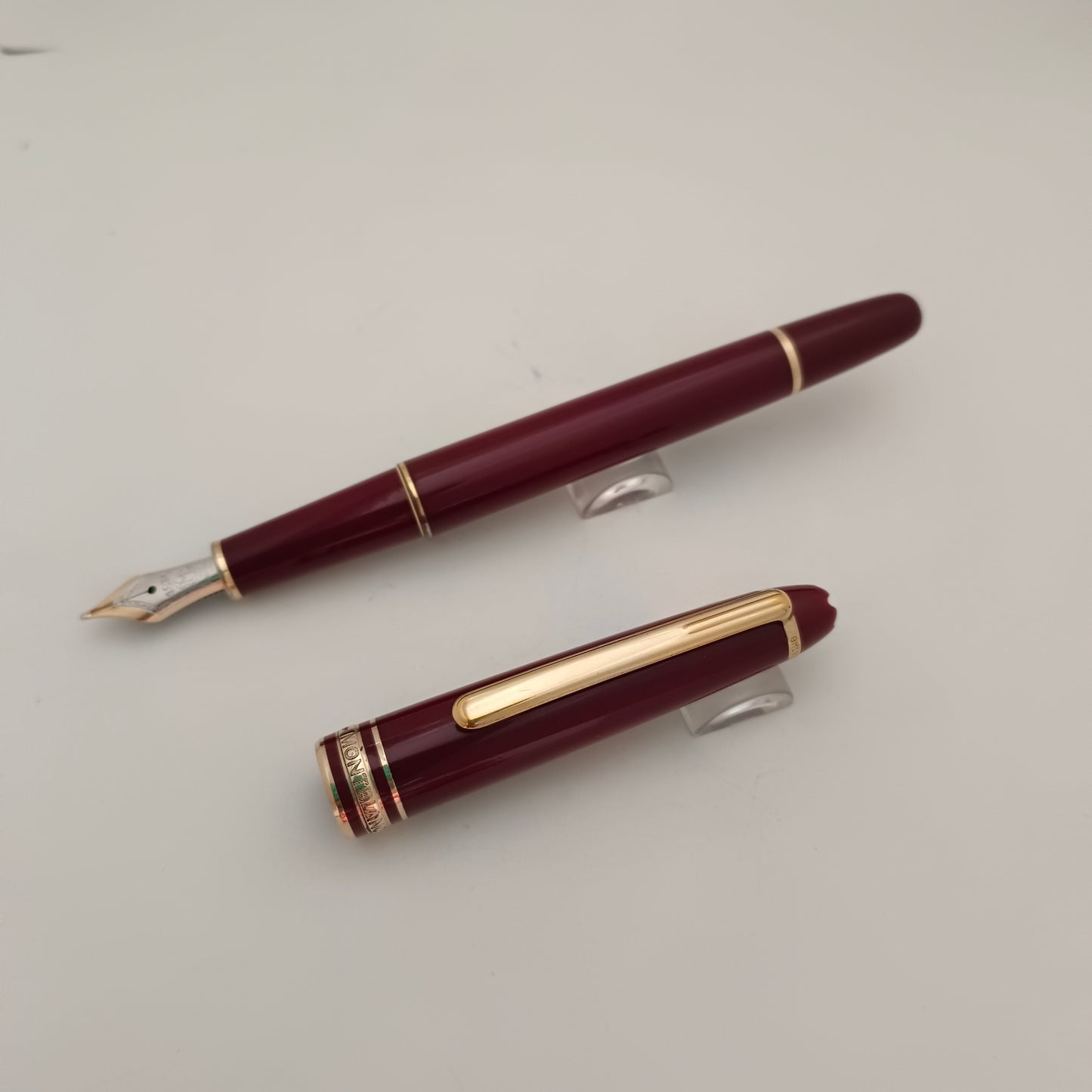 Montblanc Meisterstuck Classique Burgundy Fountain Pen