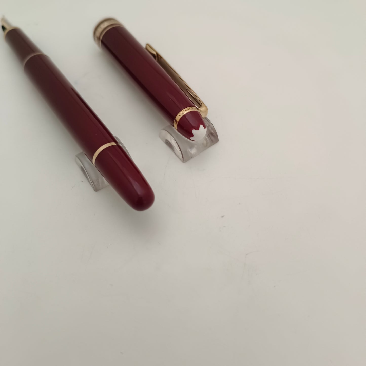 Montblanc Meisterstuck Classique Burgundy Fountain Pen