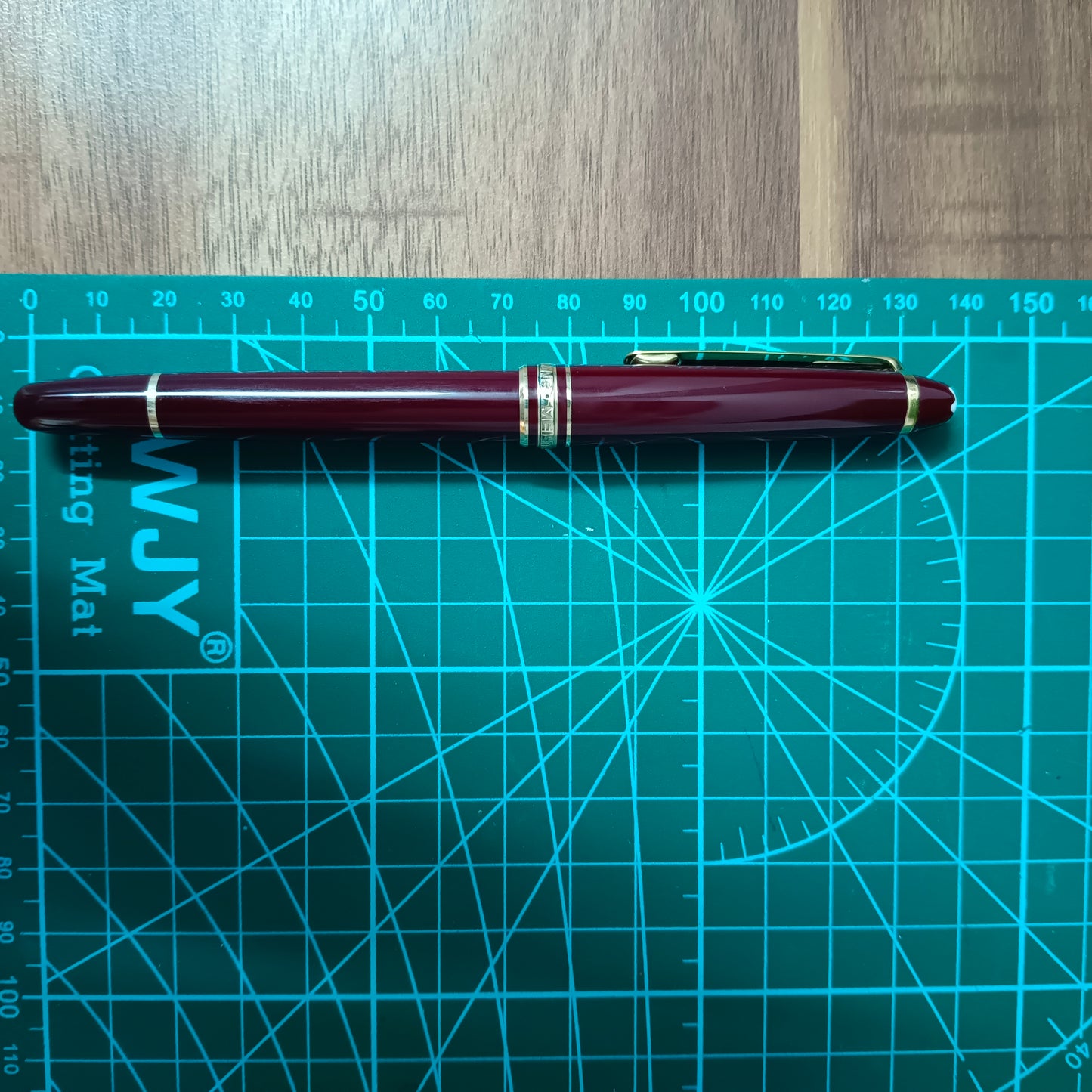 Montblanc Meisterstuck Classique Burgundy Fountain Pen