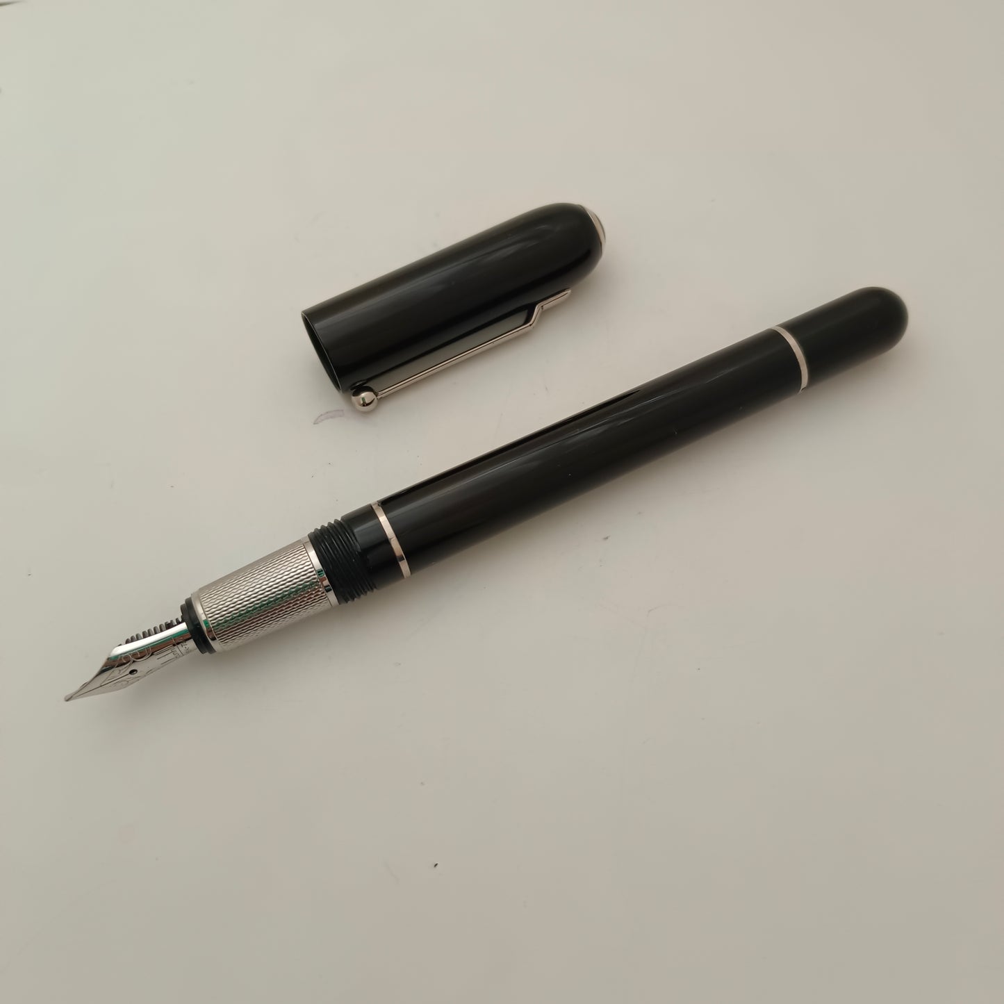 Dunhill Sidecar Black Fountain Pen With Chrome Trim