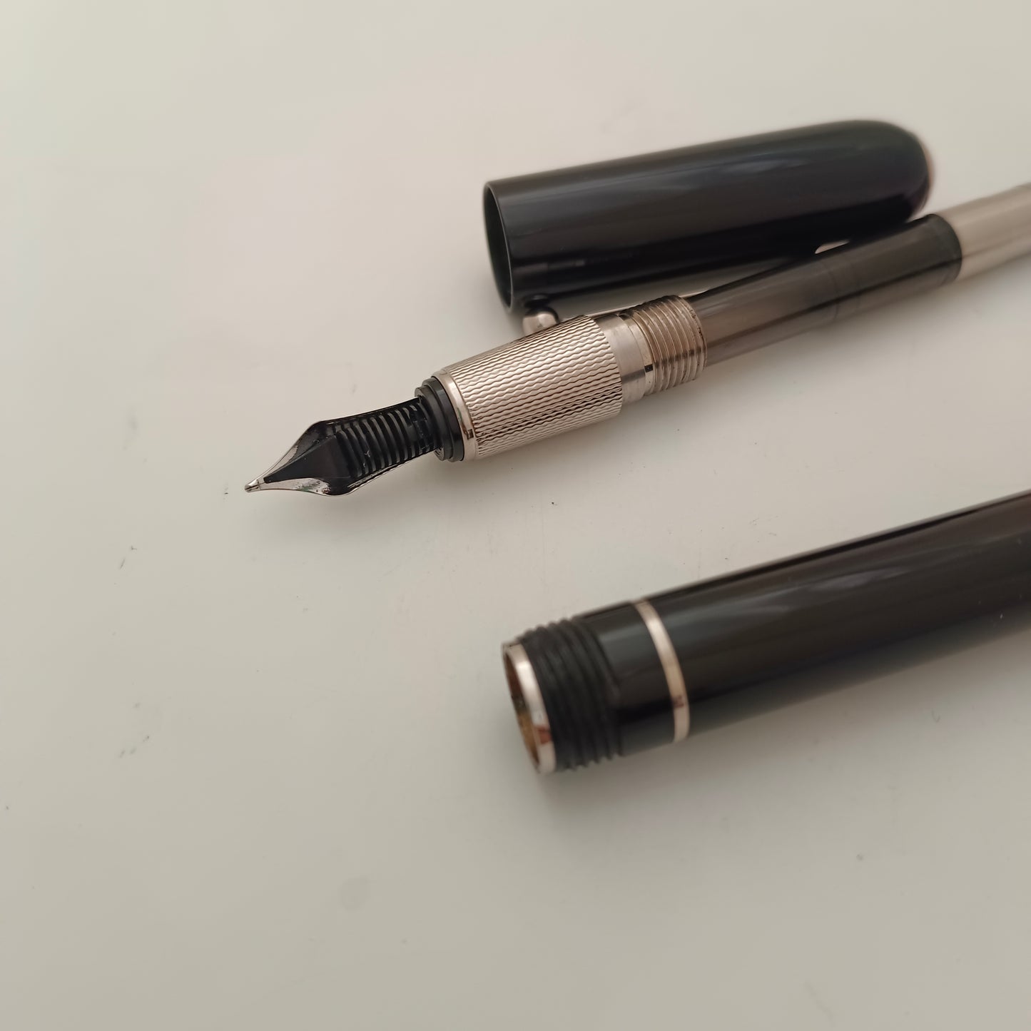 Dunhill Sidecar Black Fountain Pen With Chrome Trim