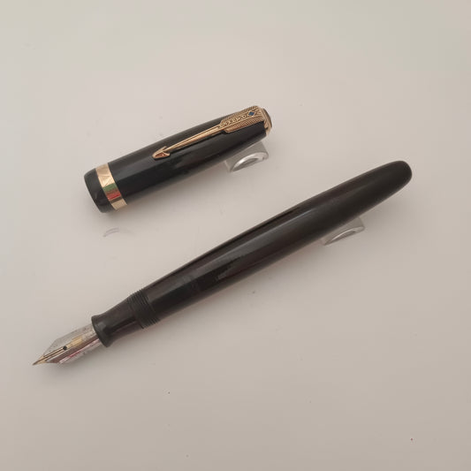 Vintage Parker Vacumatic Black Fountain Pen - 14kt Gold Nib