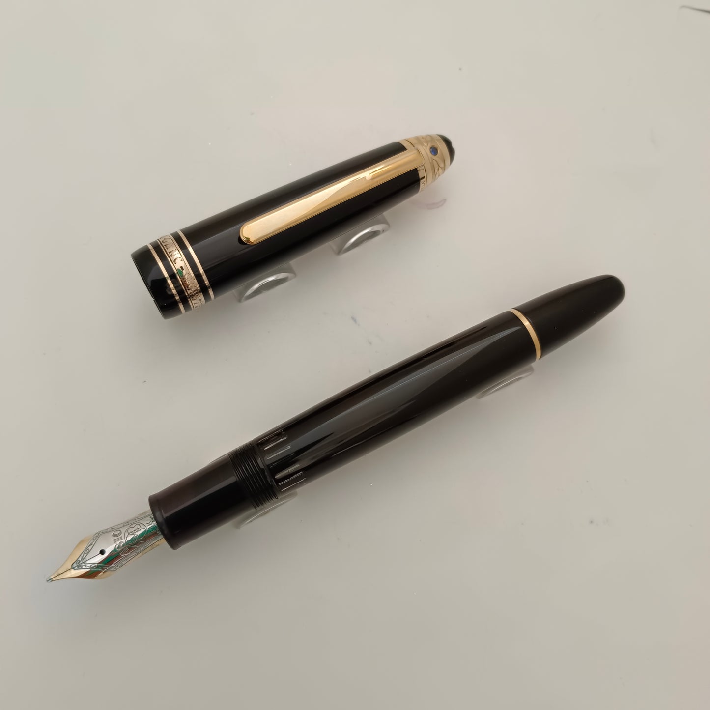 MONTBLANC MEISTERSTUCK LEGRAND UNICEF FOUNTAIN PEN BLUE SAPPHIRE