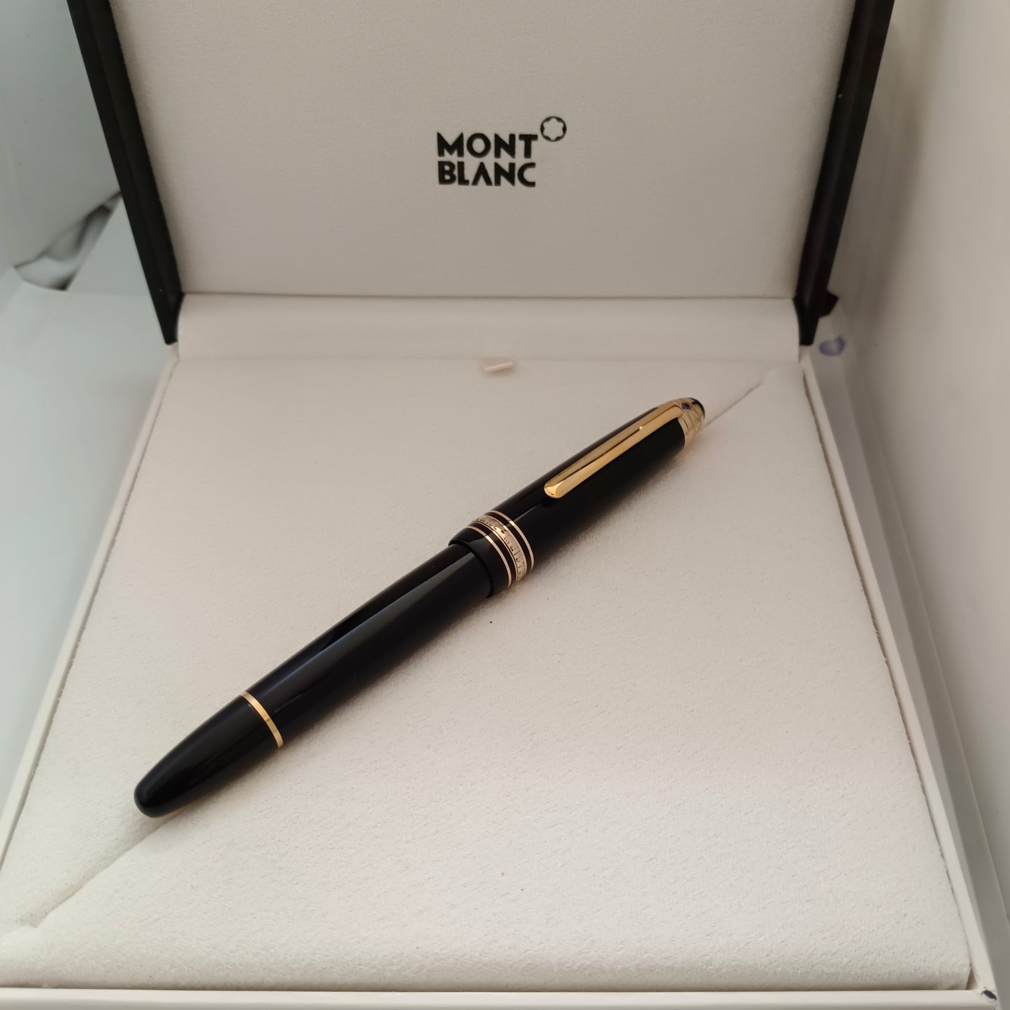 MONTBLANC MEISTERSTUCK LEGRAND UNICEF FOUNTAIN PEN BLUE SAPPHIRE