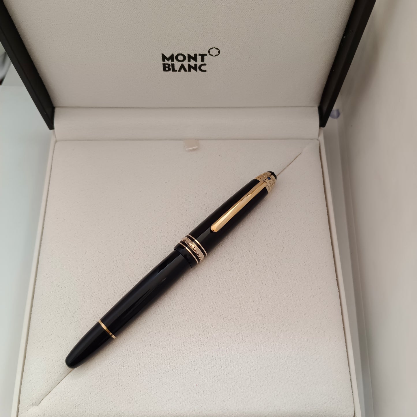 MONTBLANC MEISTERSTUCK LEGRAND UNICEF FOUNTAIN PEN BLUE SAPPHIRE