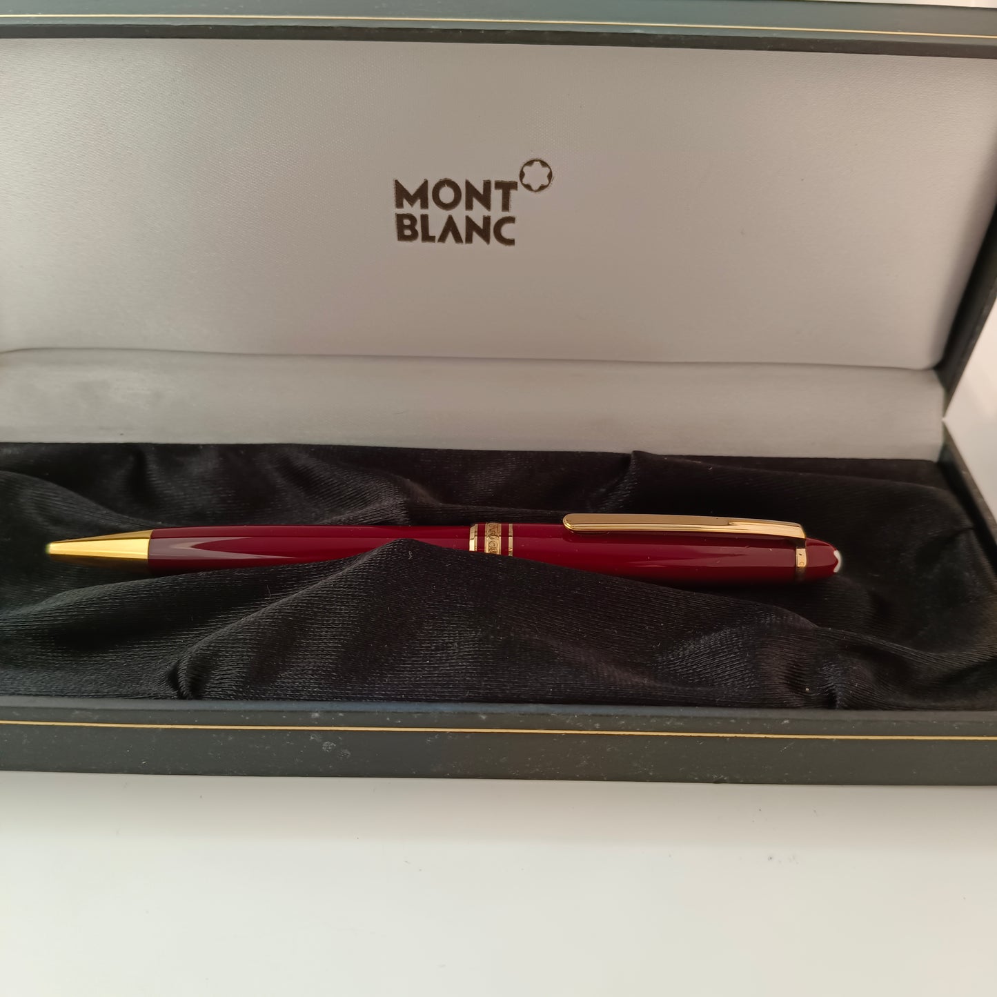 Montblanc Meisterstuck Classique Ballpoint Pen Burgundy (Bordeaux)