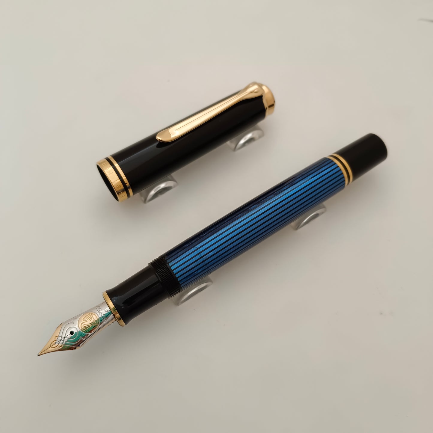 Pelikan SOUVERAN M800 Black/Green Fountain Pen