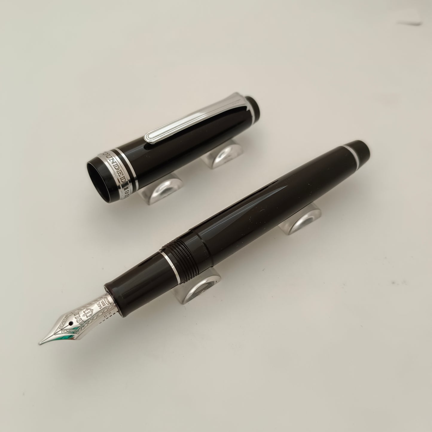 Sailor Professional Gear Slim Fountain Pen - Black Rhodium Trim