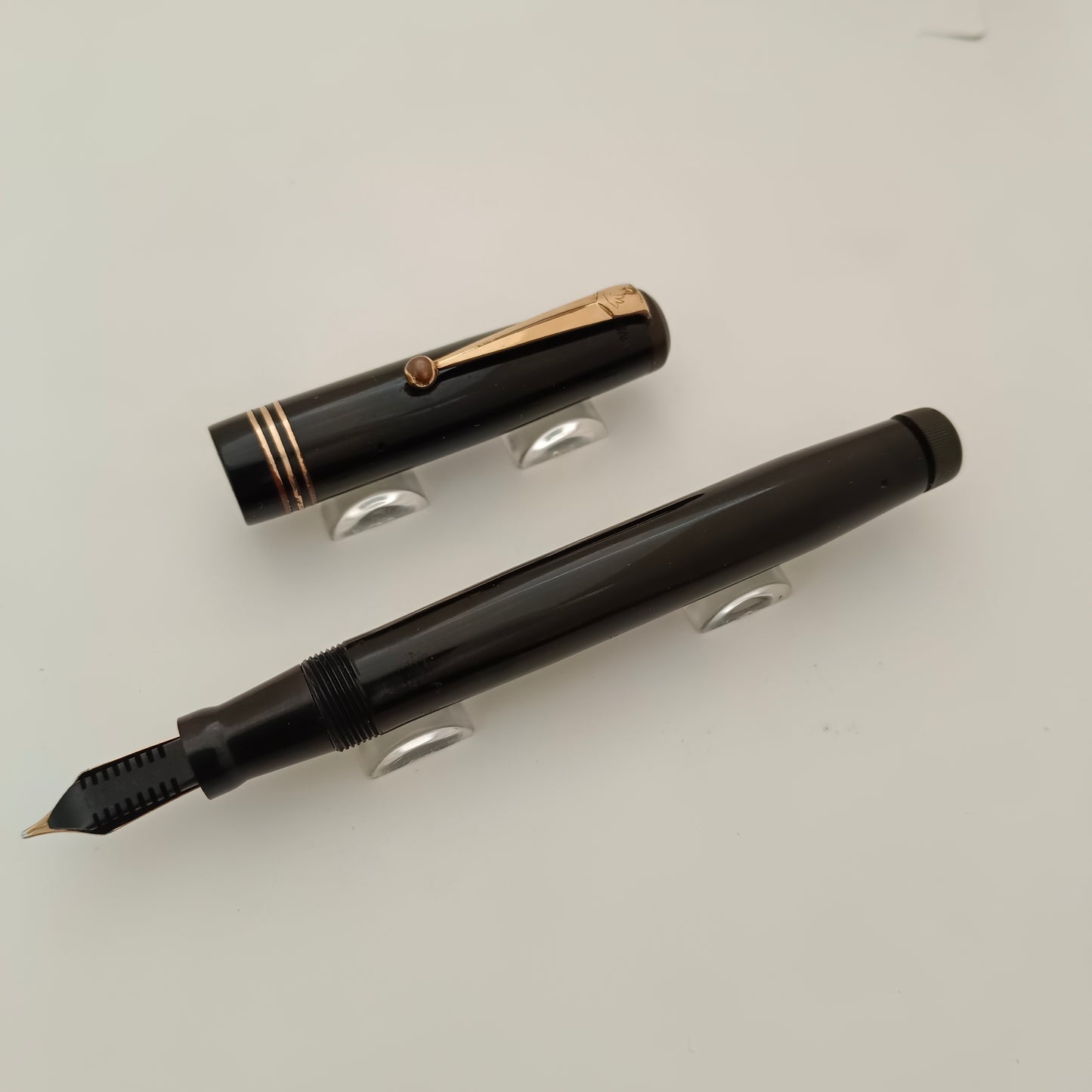 Vintage Swan Mabie Todd leverless 1060 Black Fountain Pen