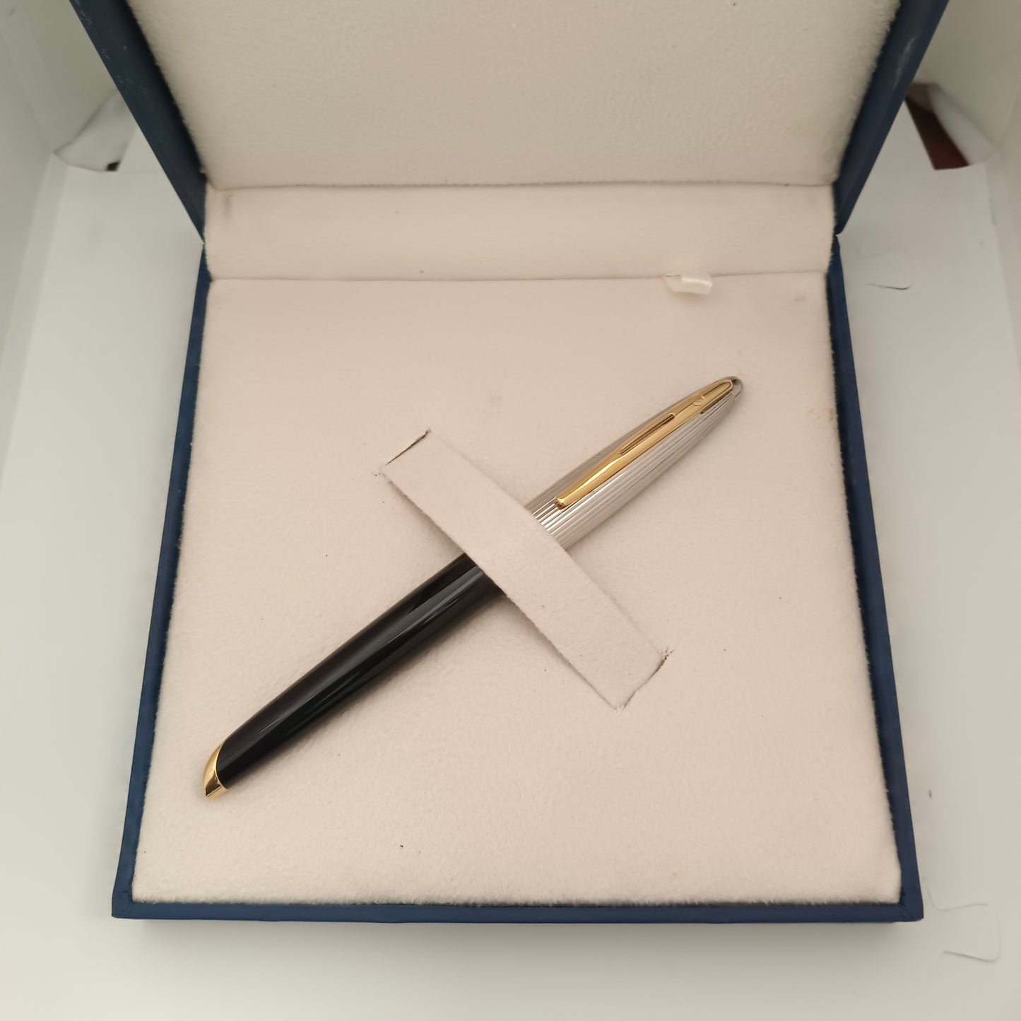 Waterman Carene Deluxe Black Fountain Pen 18kt Medium Nib Made In France