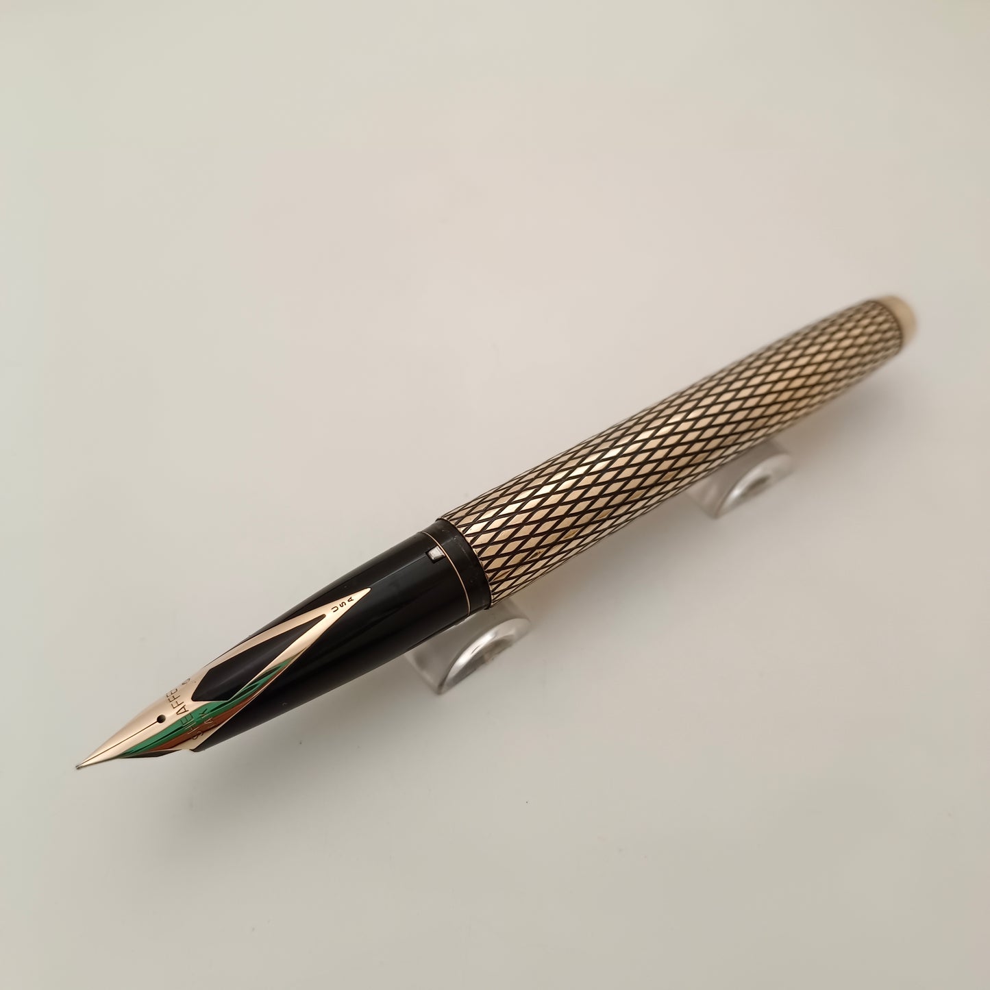 Sheaffer Imperial Sovereign Fountain Pen - GF Diamond Design