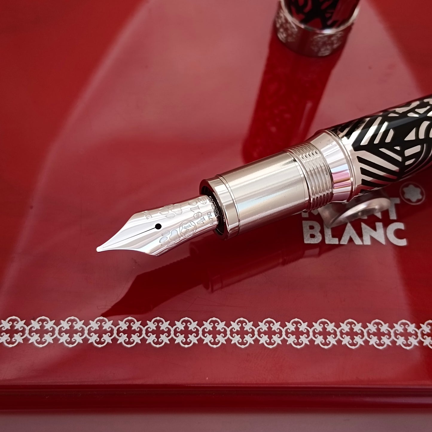 Montblanc Patron of Art 4810 Peggy Guggenheim Limited Edition Fountain Pen