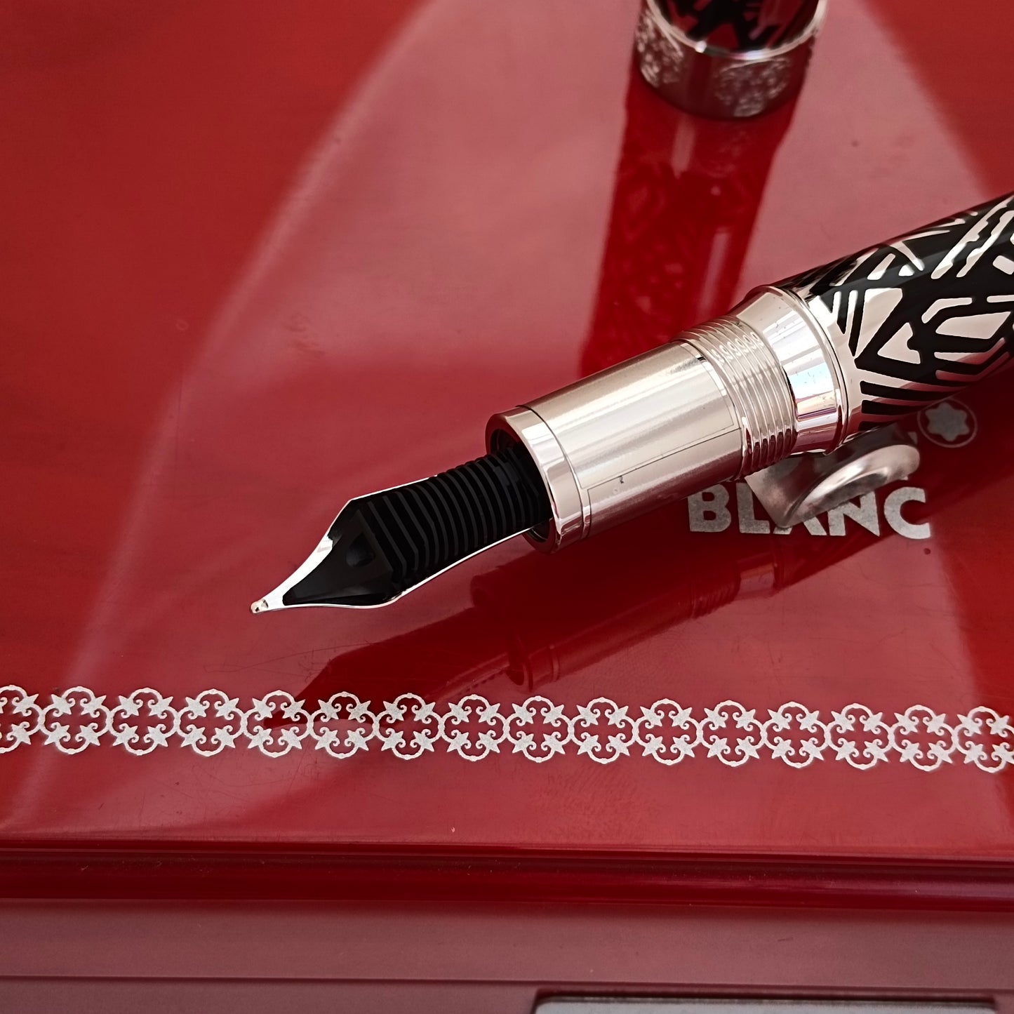 Montblanc Patron of Art 4810 Peggy Guggenheim Limited Edition Fountain Pen