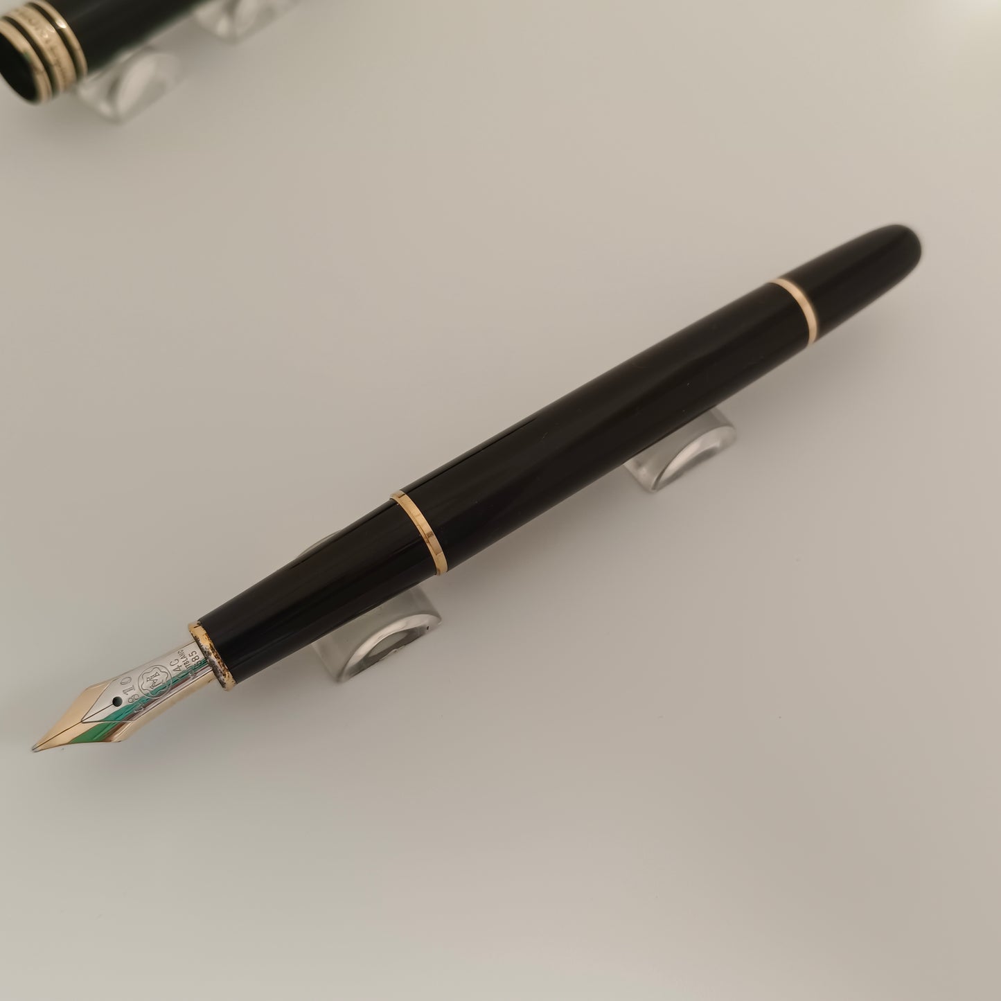 Montblanc Meisterstuck Classique Fountain Pen - Black with gold trim