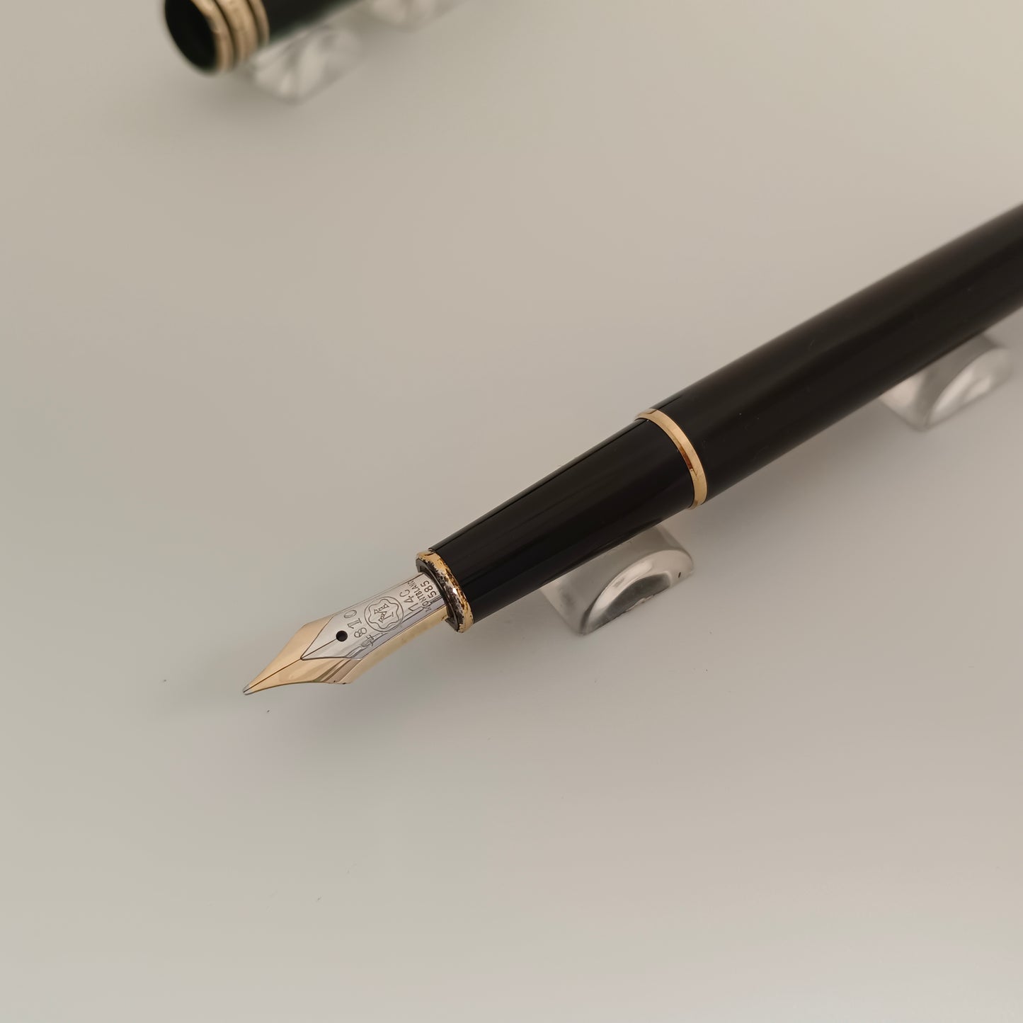 Montblanc Meisterstuck Classique Fountain Pen - Black with gold trim