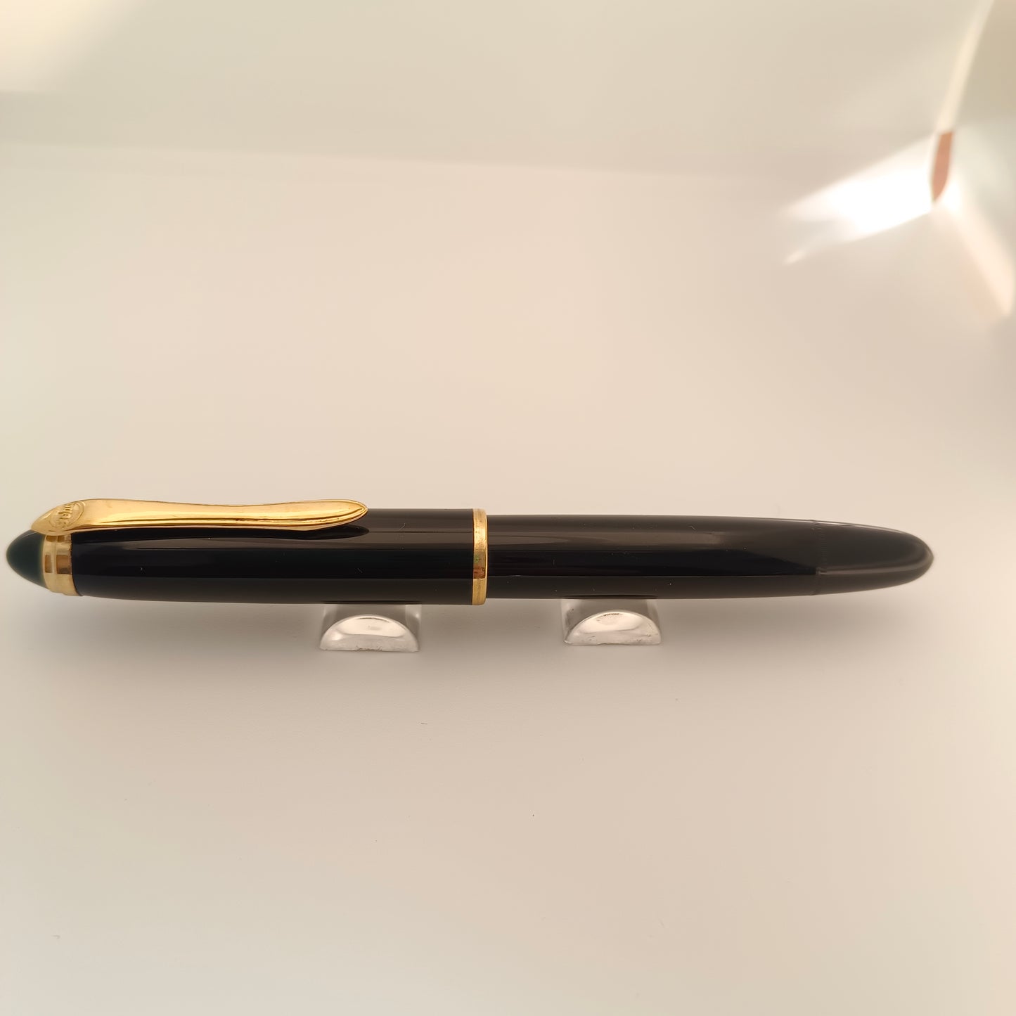 GEHA SCHULFULLER BLACK PISTON GOLD TRIM FOUNTAIN PEN