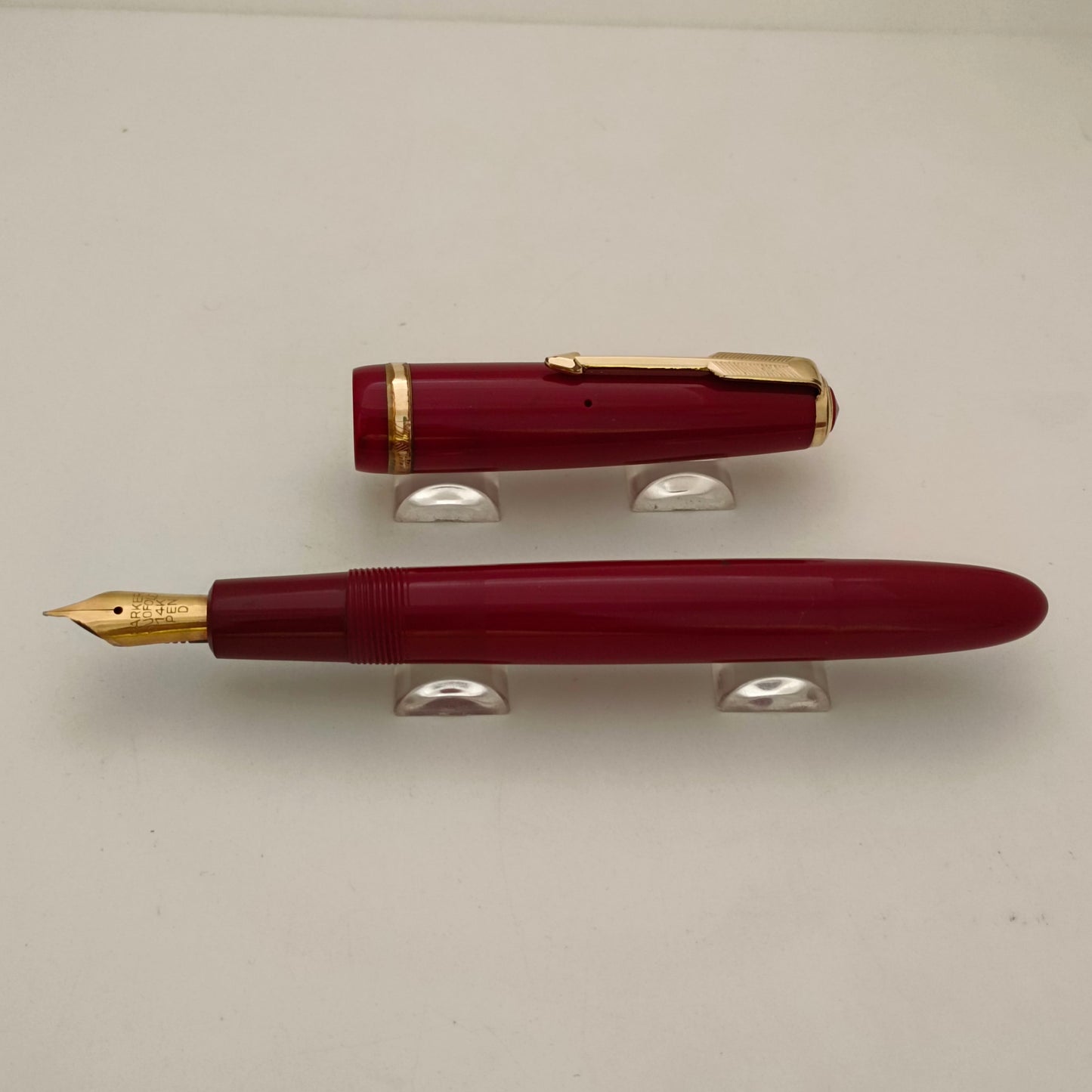 Vintage Parker Duofold Burgundy Fountain Pen 14kt Gold Nib