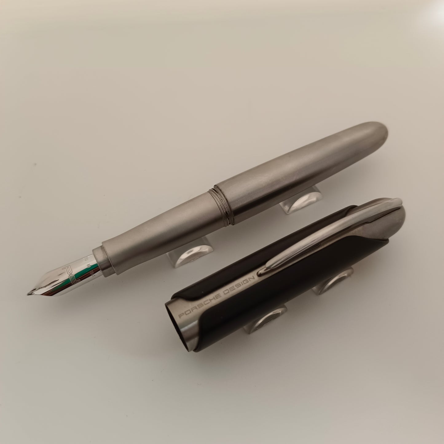 PORSCHE DESIGN P3150 LEATHER BLACK WITH STAINLESS STEEL FOUNTAIN PEN