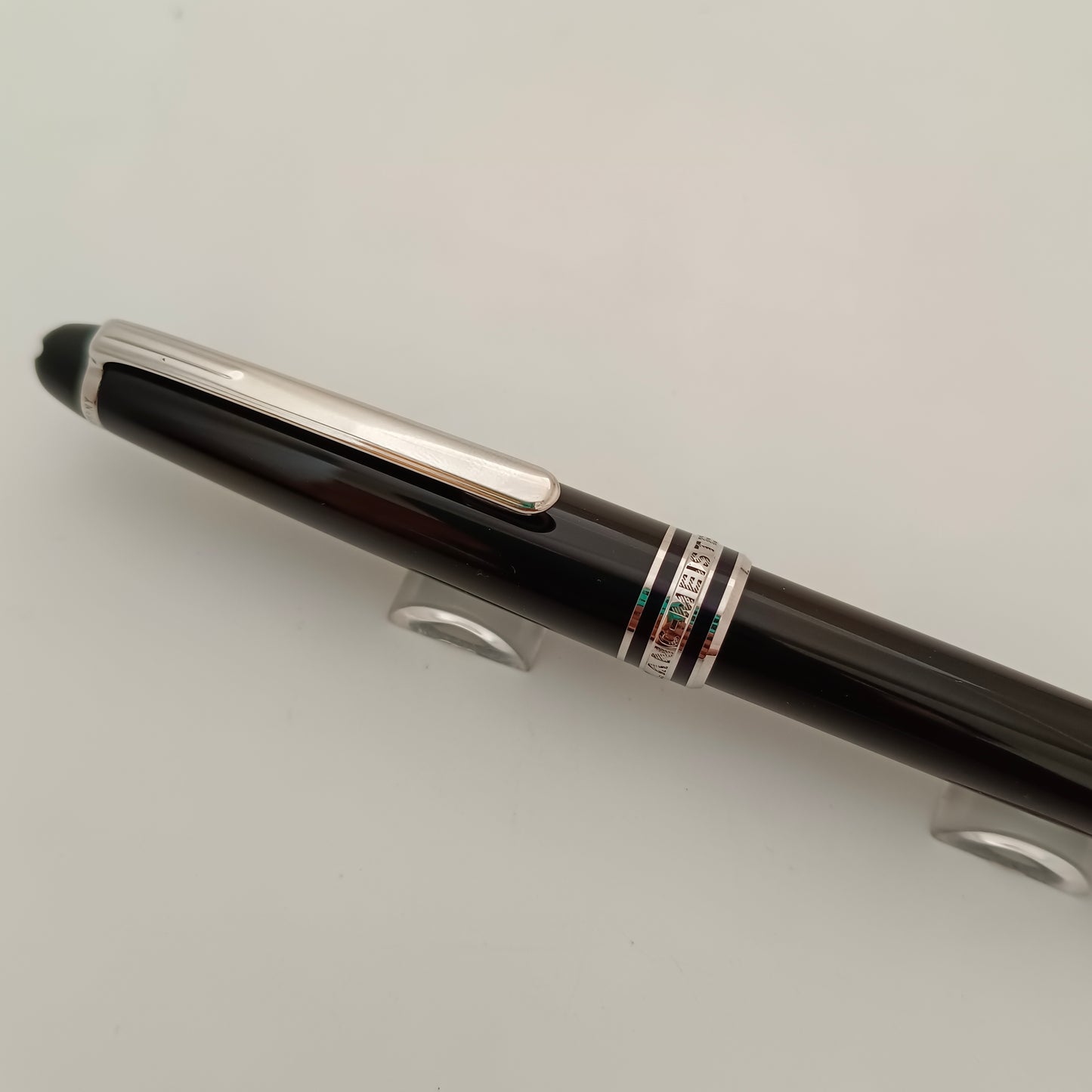 Montblanc Meisterstuck Classique Rollerball Pen- Platinum trim