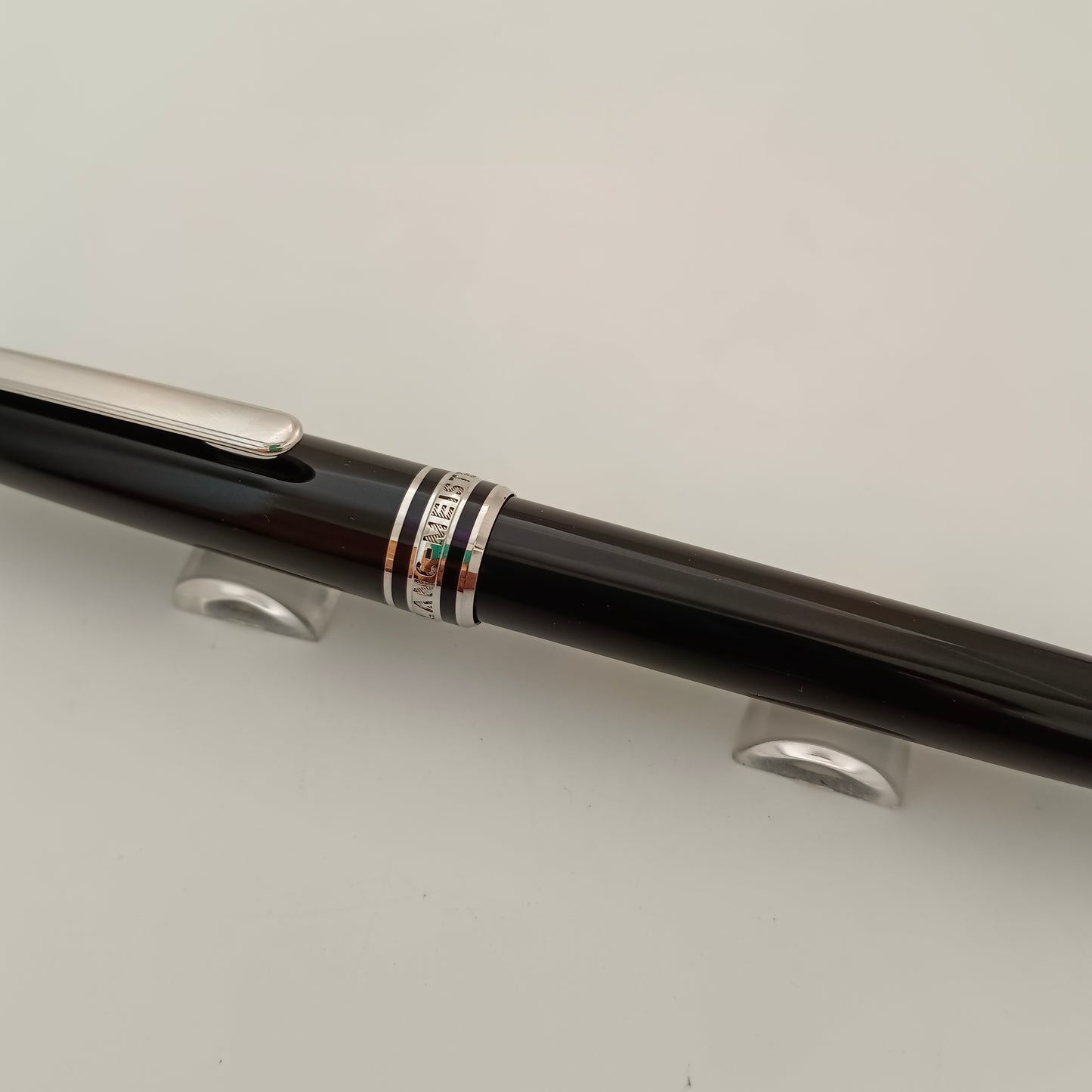 Montblanc Meisterstuck Classique Rollerball Pen- Platinum trim