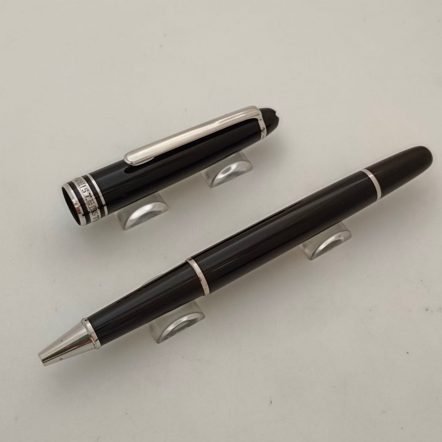 Montblanc Meisterstuck Classique Rollerball Pen- Platinum trim