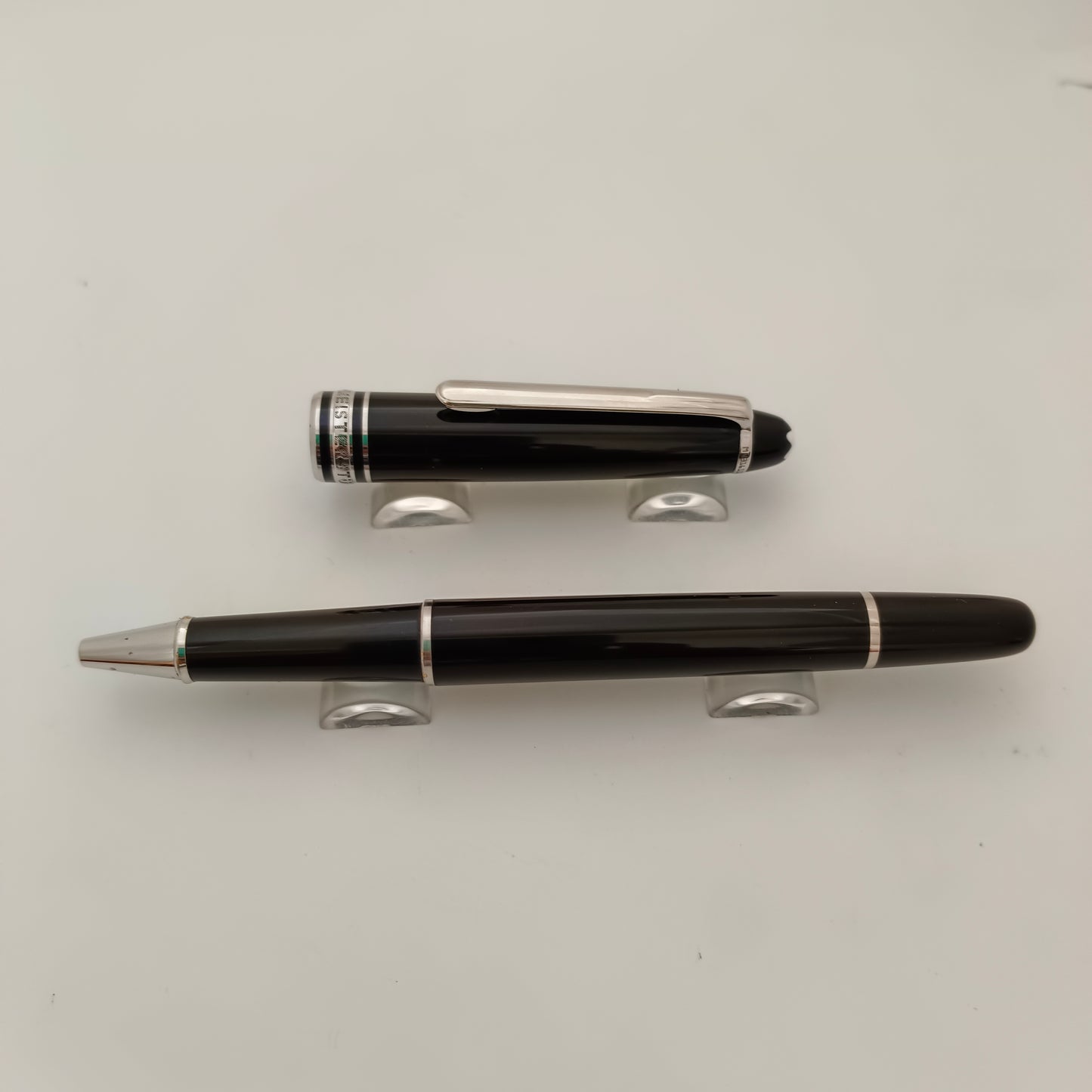 Montblanc Meisterstuck Classique Rollerball Pen- Platinum trim