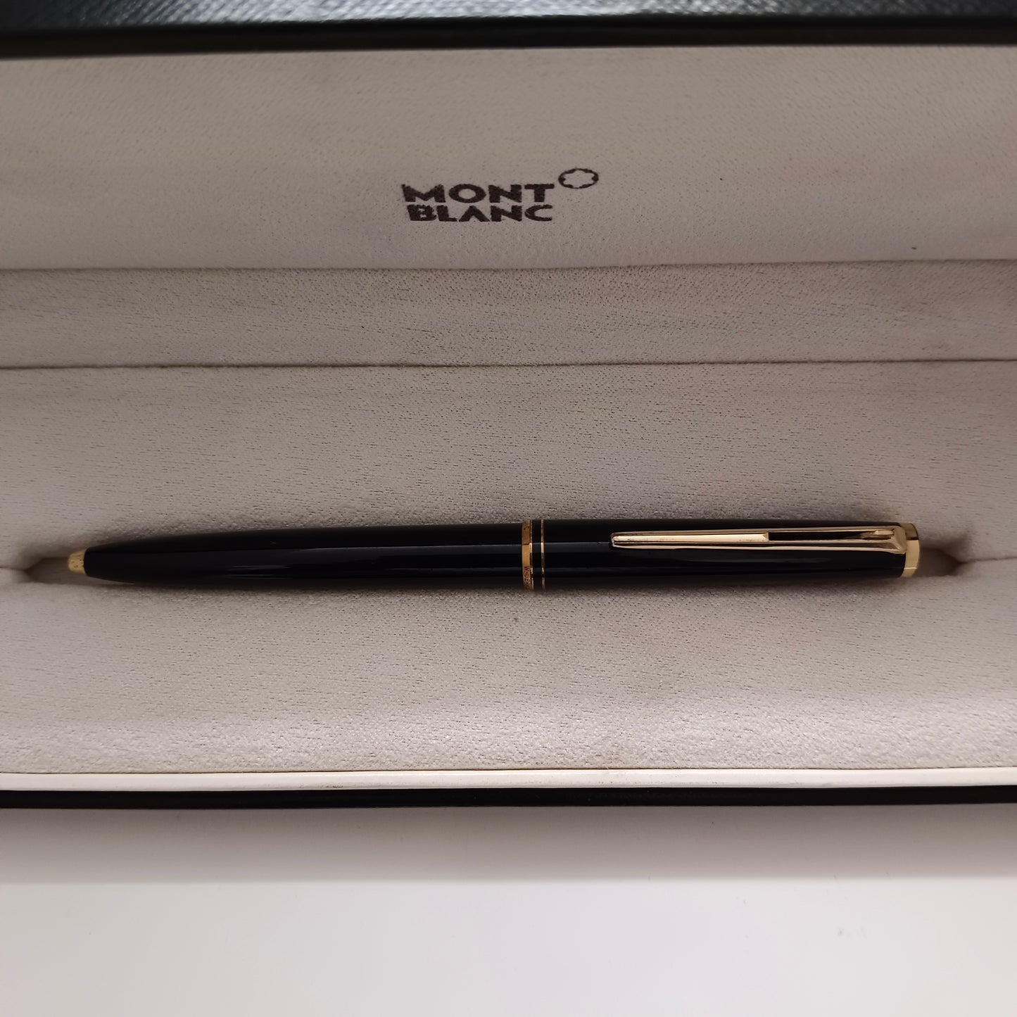 Vintage Montblanc No. 28 Black Resin GT Ballpen