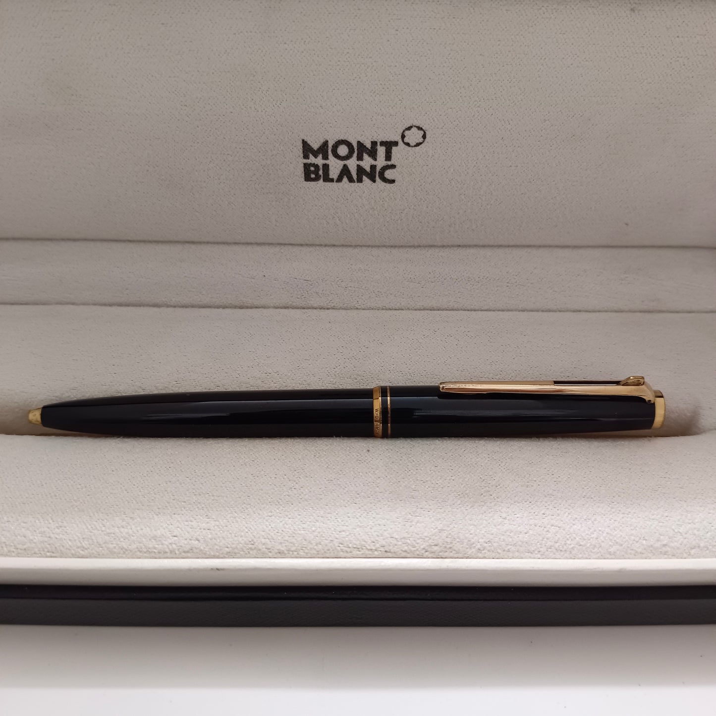 Vintage Montblanc No. 28 Black Resin GT Ballpen