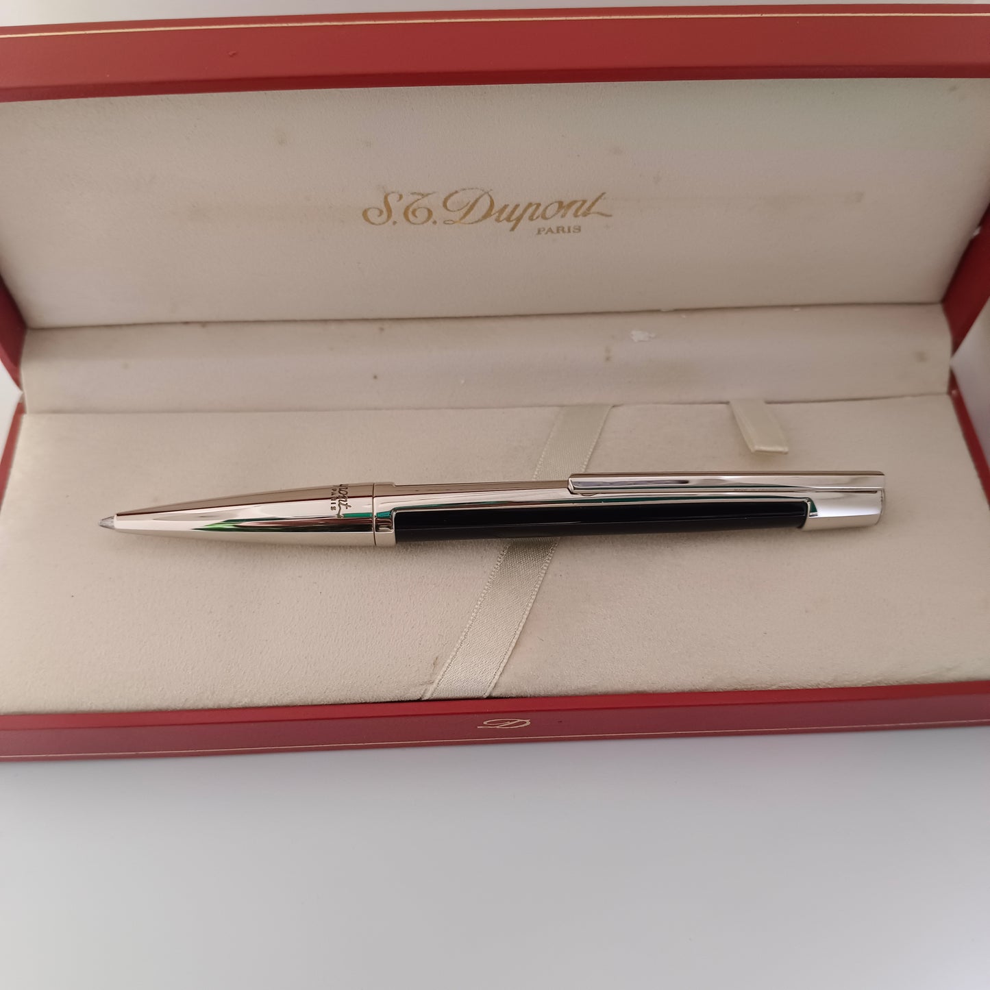 S.T. Dupont Defi Ballpoint Pen - Black/Palladium Trim