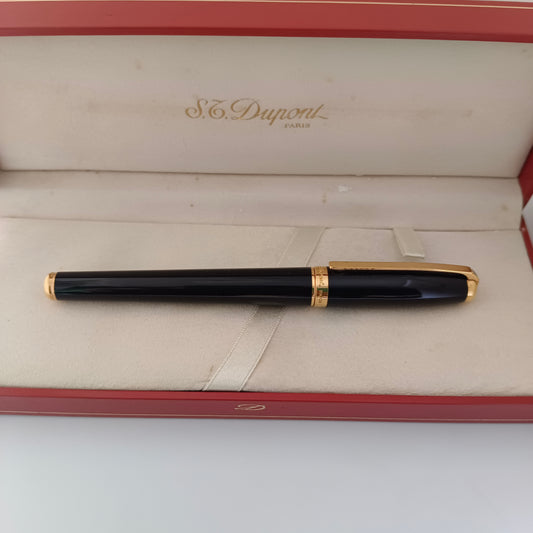 ST DuPont Olympio Black Lacquer & Gold Plated Fountain pen