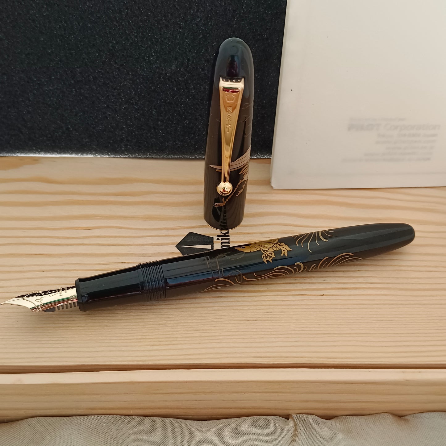 Namiki Nippon Art Maki-e Fountain Pen - Crane/Turtle