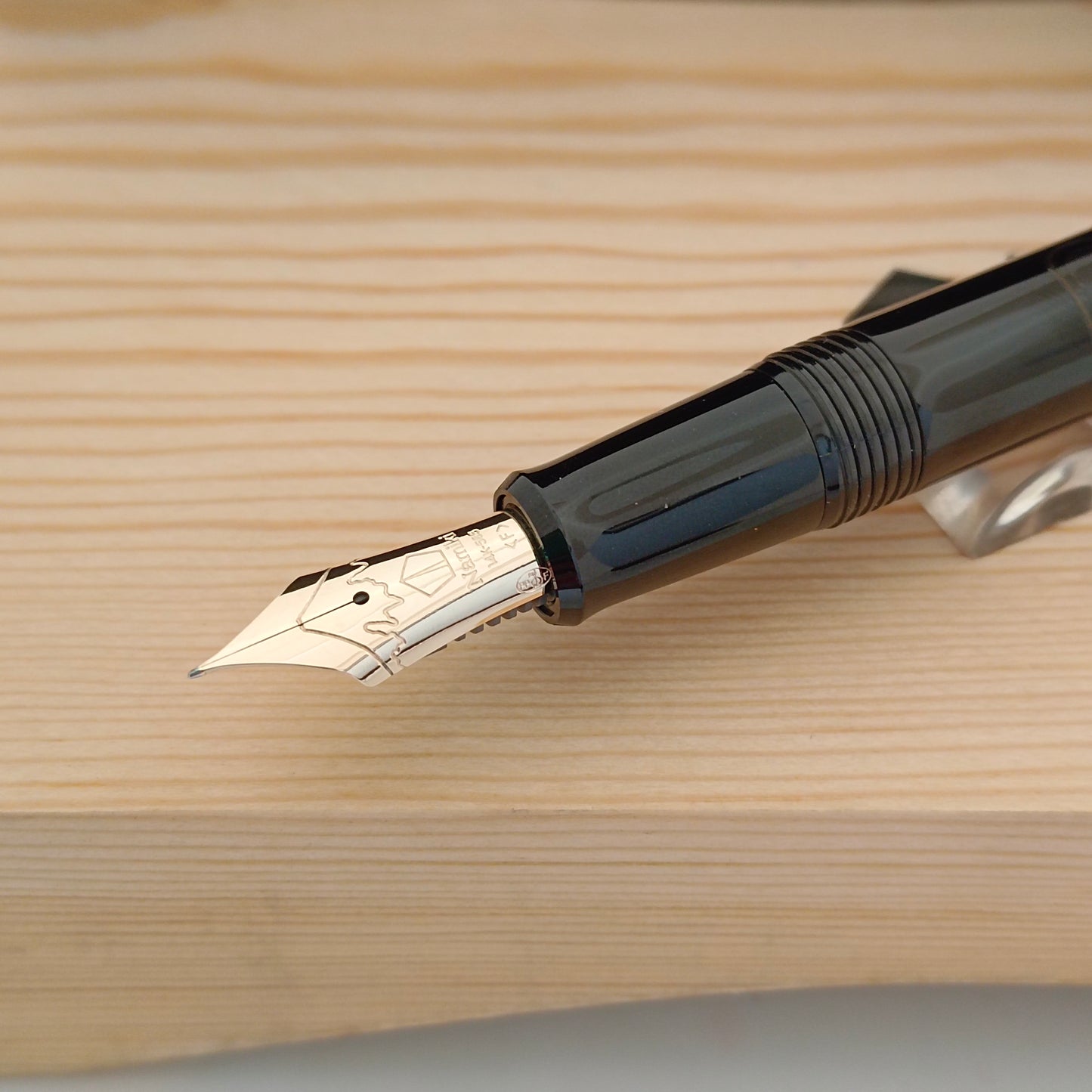Namiki Nippon Art Maki-e Fountain Pen - Crane/Turtle