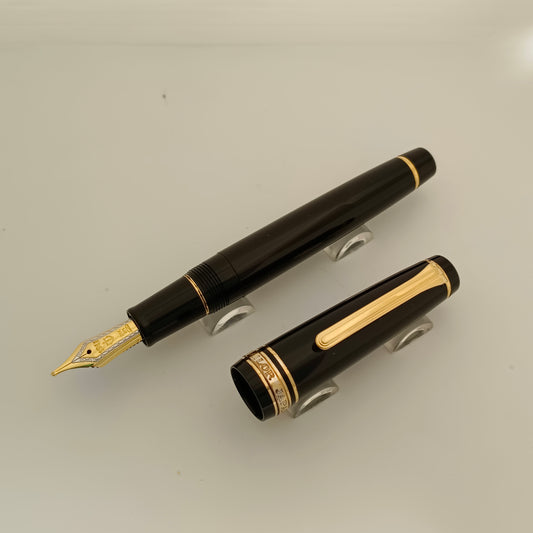 Sailor Professional Gear Fountain Pen (21K Medium) – Black with Gold Trims