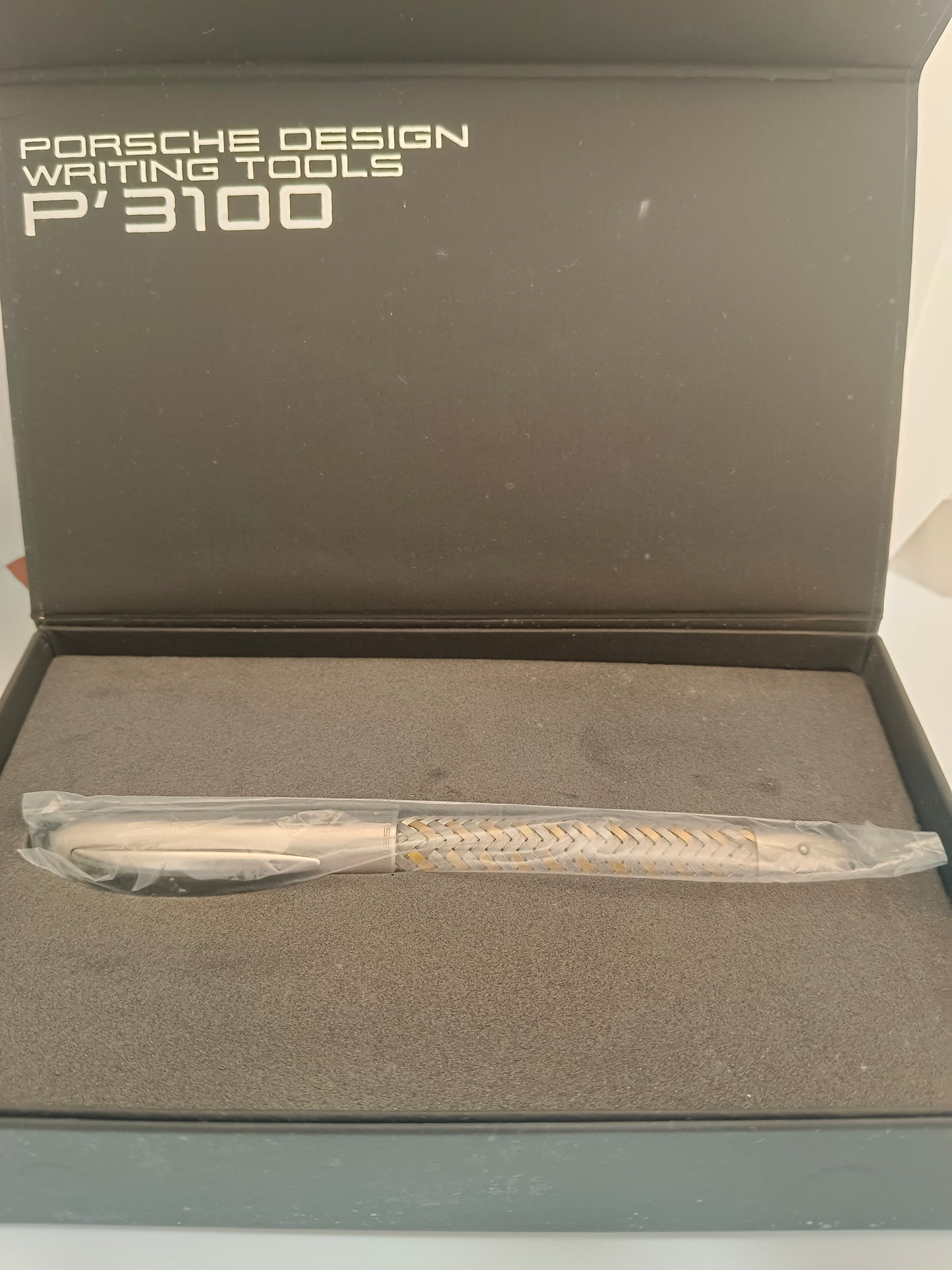 Porsche Design P3110 Steel / GoldTecflex Fountain Pen