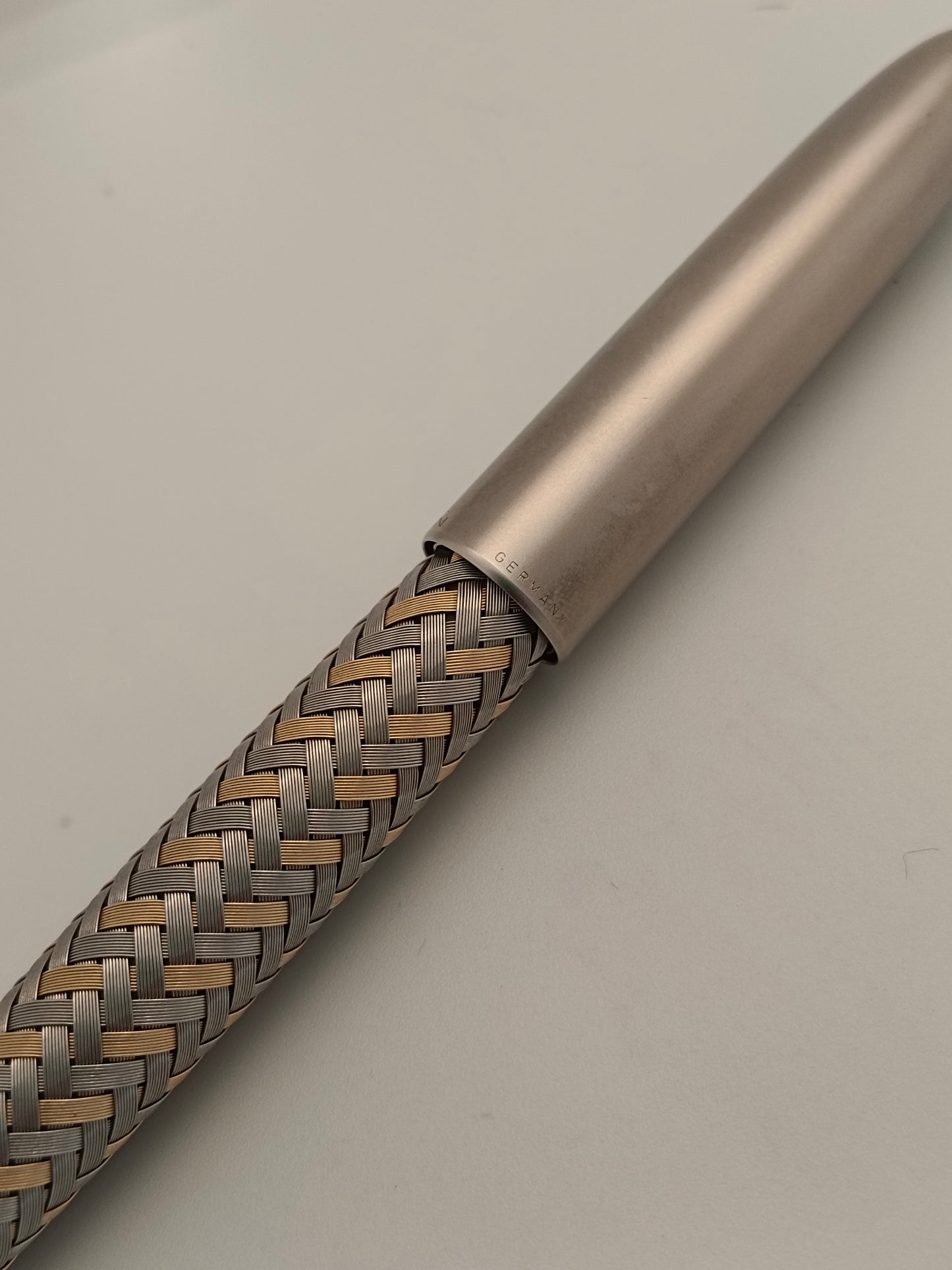 Porsche Design P3110 Steel / GoldTecflex Fountain Pen