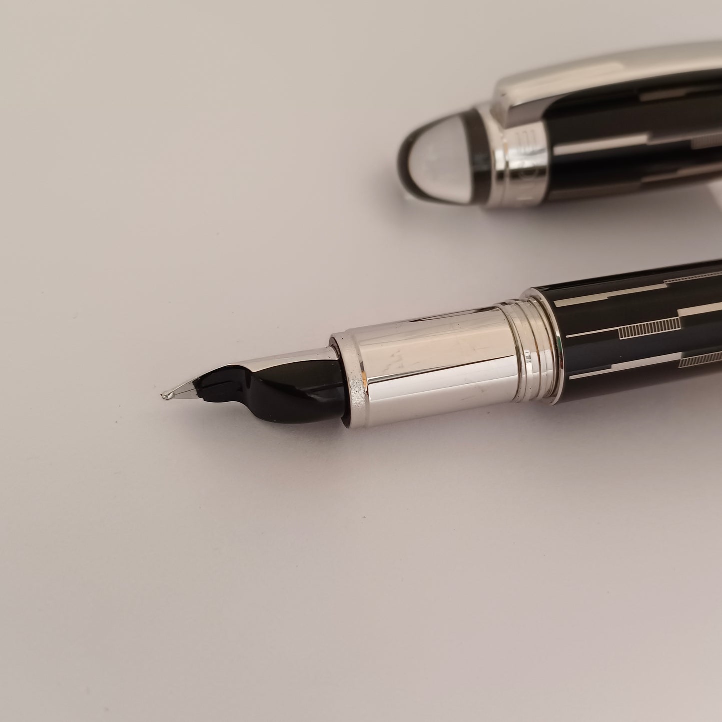 Montblanc starwalker mystery black fountain pen