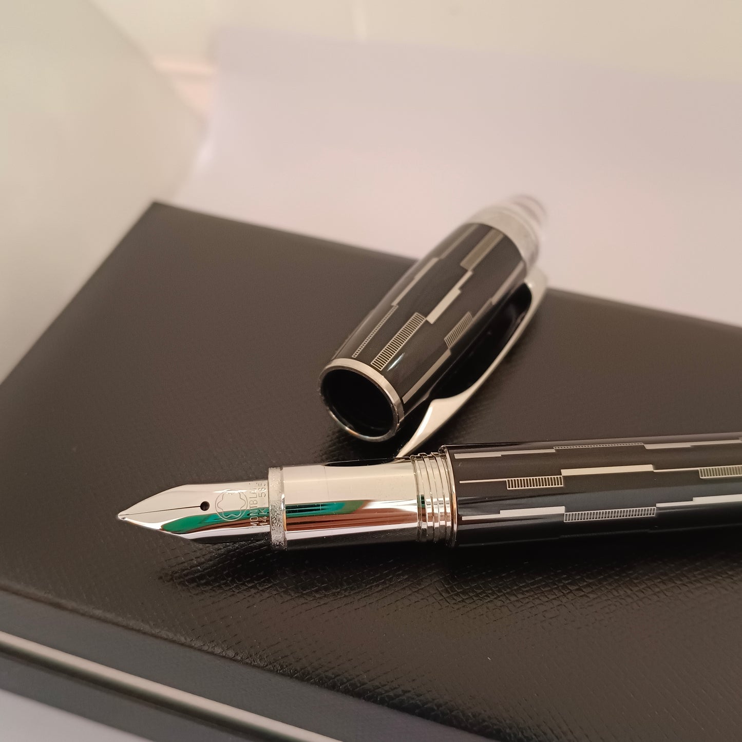 Montblanc starwalker mystery black fountain pen