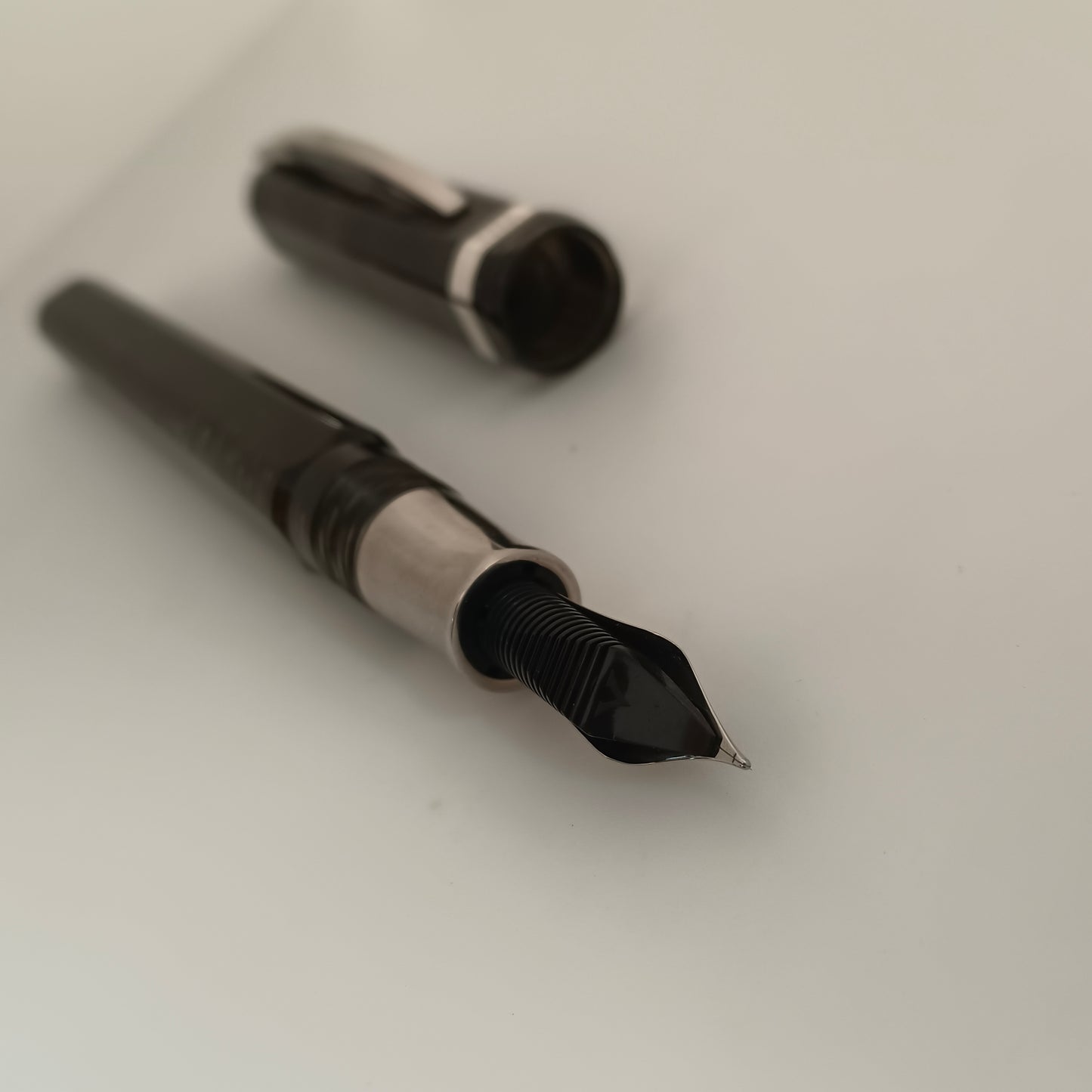 Visconti Wall Street SIlver Pearl Grey Celluloid Fountain Pen