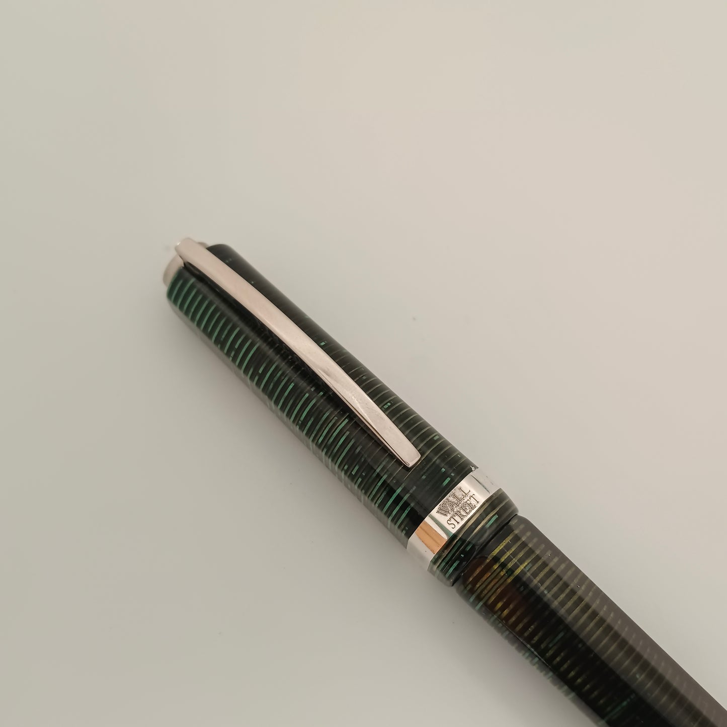 Visconti Wall Street Green Pearl Celluloid Fountain Pen