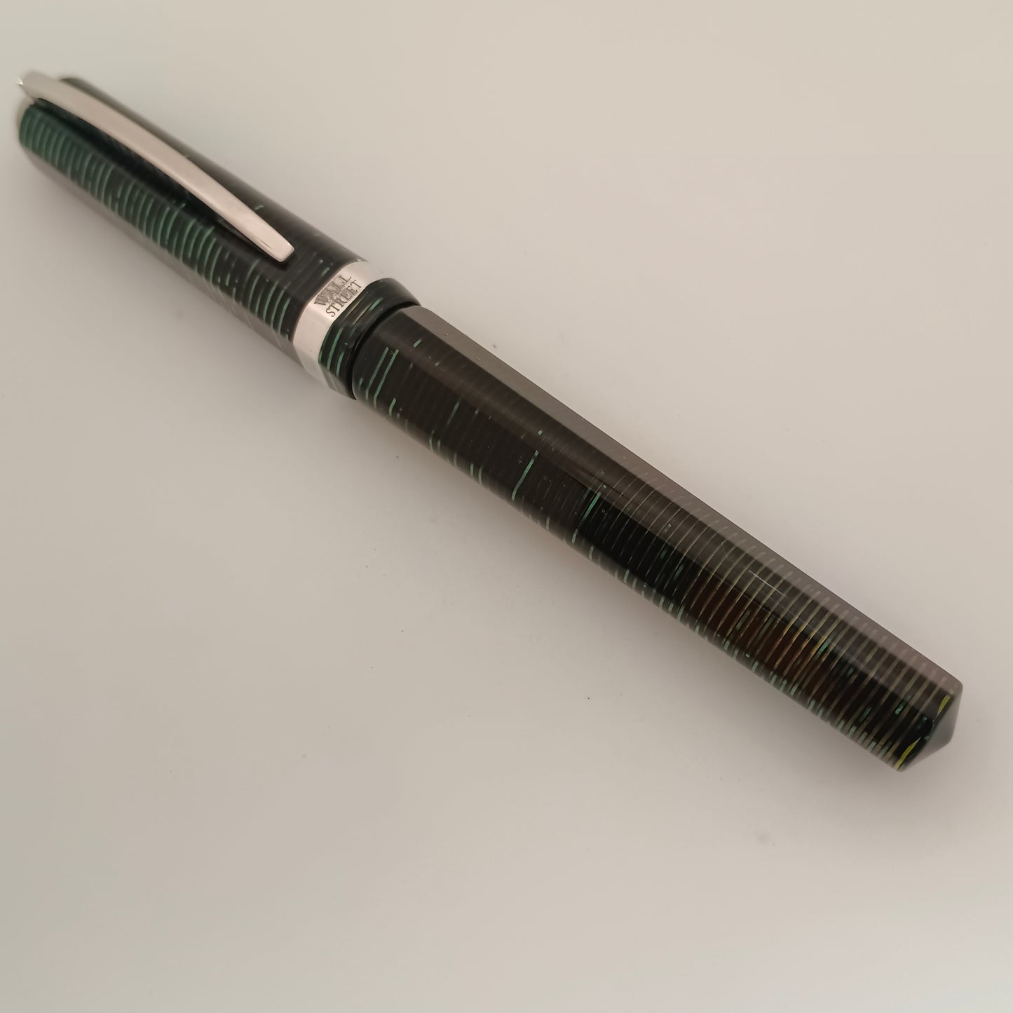 Visconti Wall Street Green Pearl Celluloid Fountain Pen
