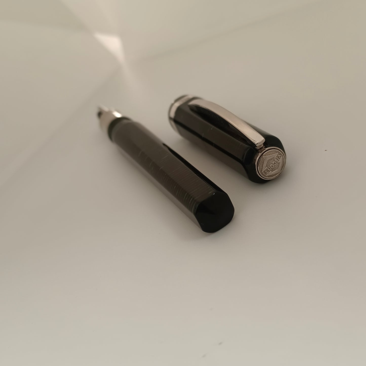 Visconti Wall Street Green Pearl Celluloid Fountain Pen